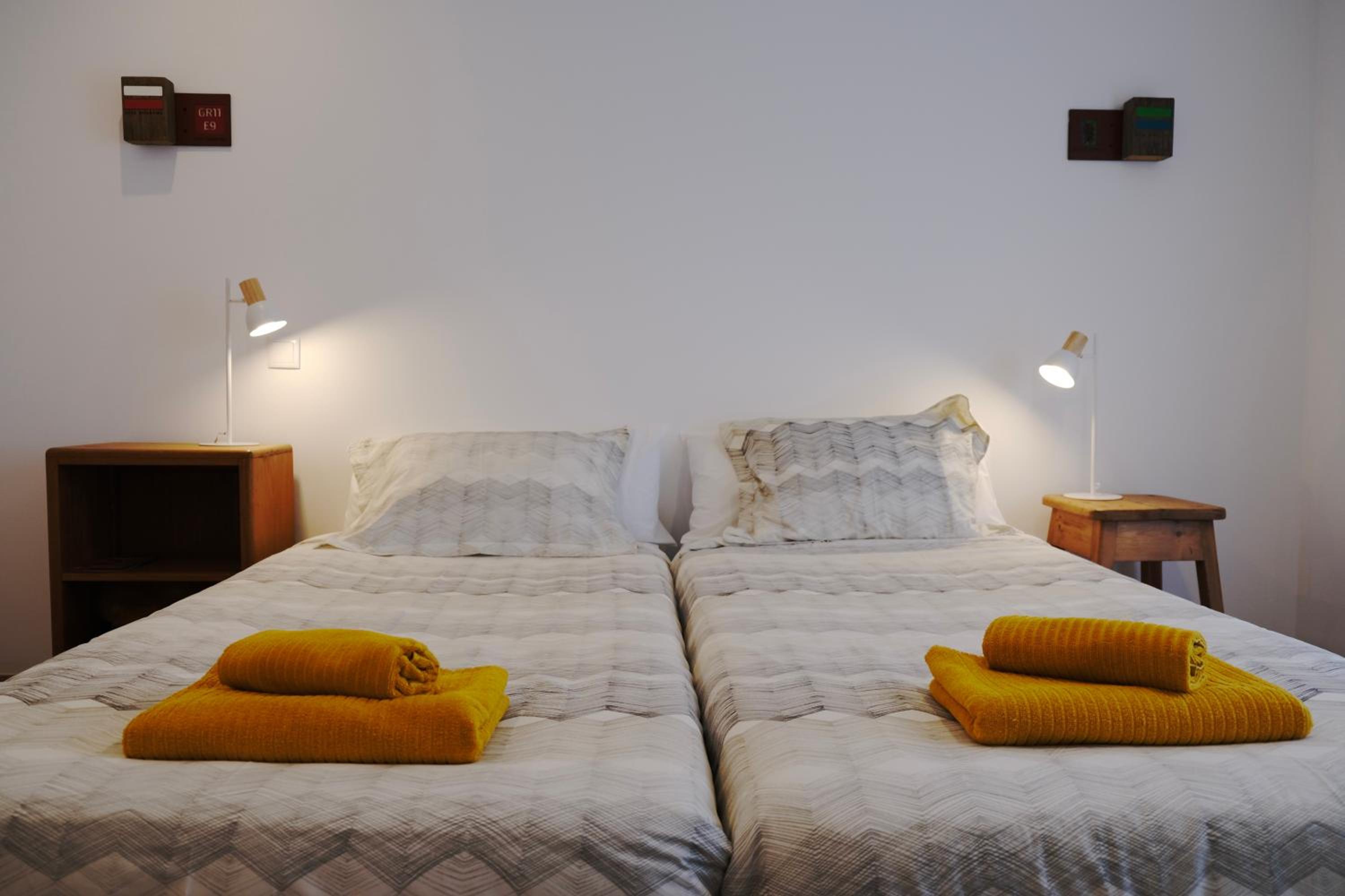 Twin Room with Private Bathroom photo 3