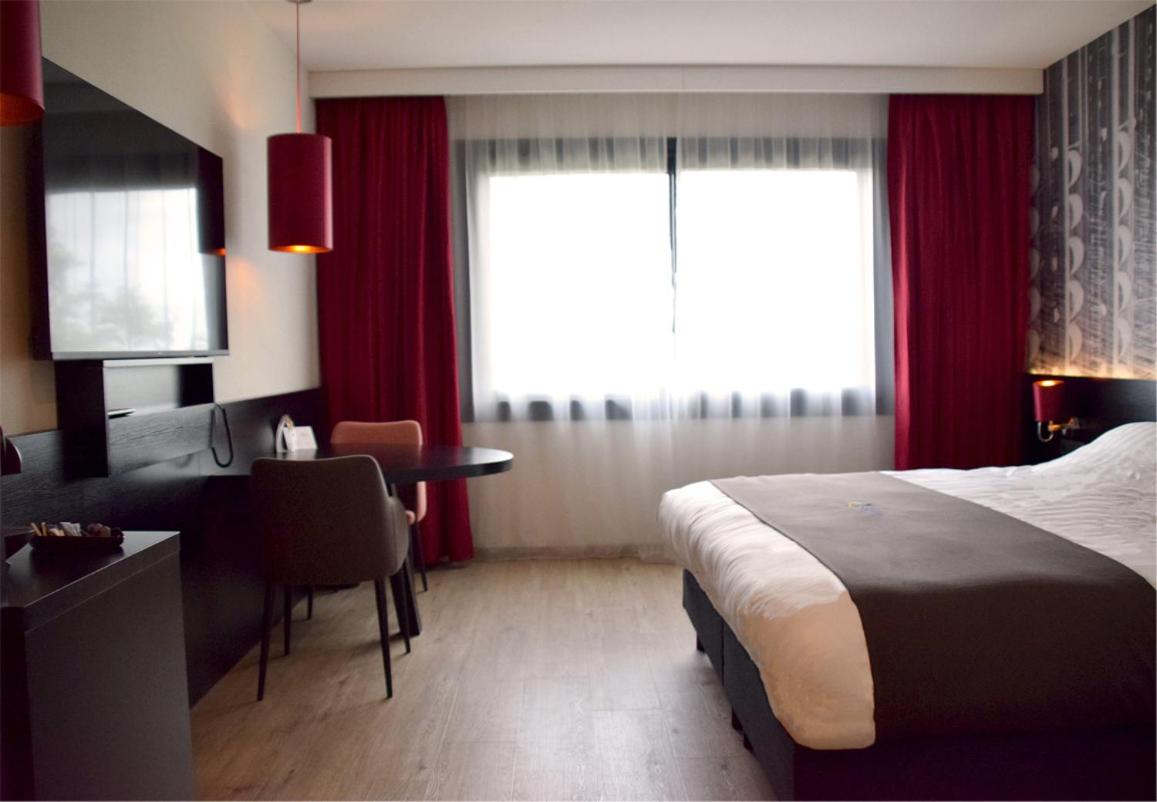 Deluxe King Room - Photo 1