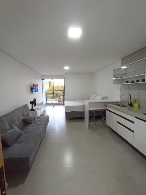 One-Bedroom Apartment photo 1