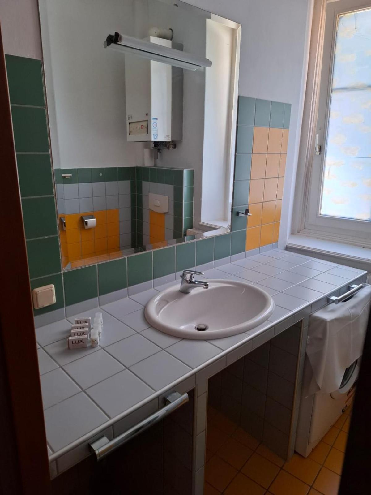 Quadruple Room with Bathroom - Photo 7