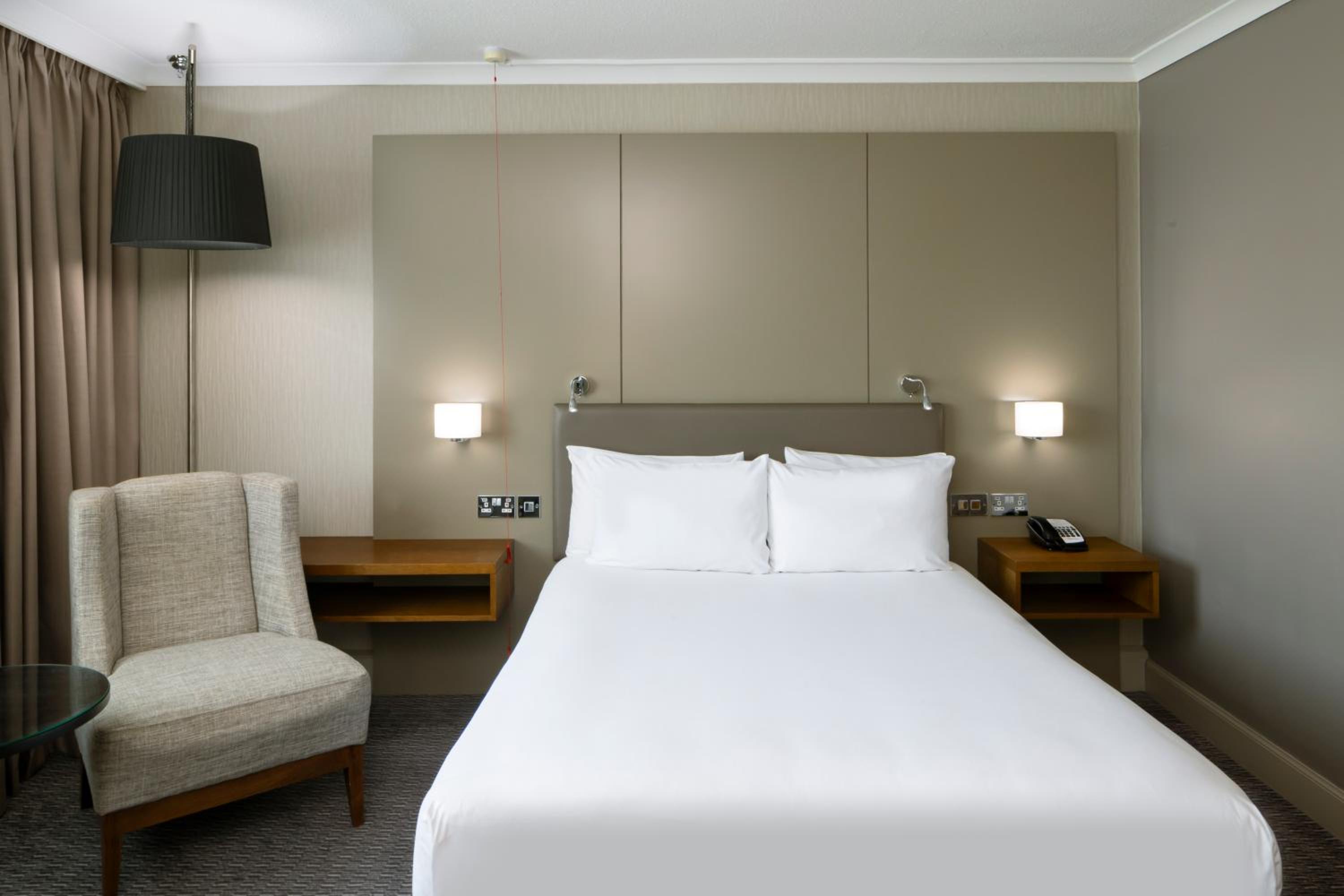 Standard Queen Room with River View - Disability Access - Photo 2