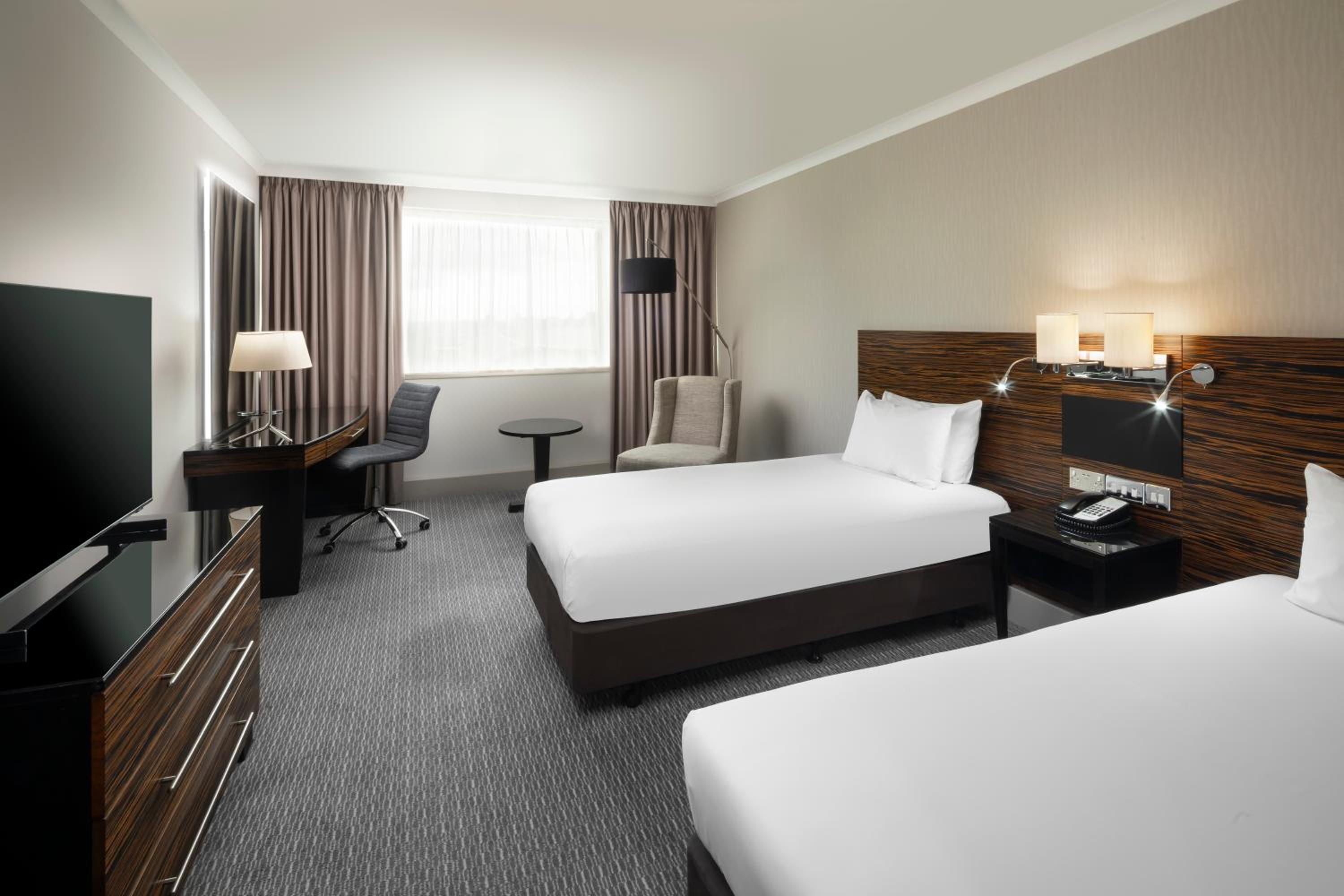 Premium Twin Room - Photo 1