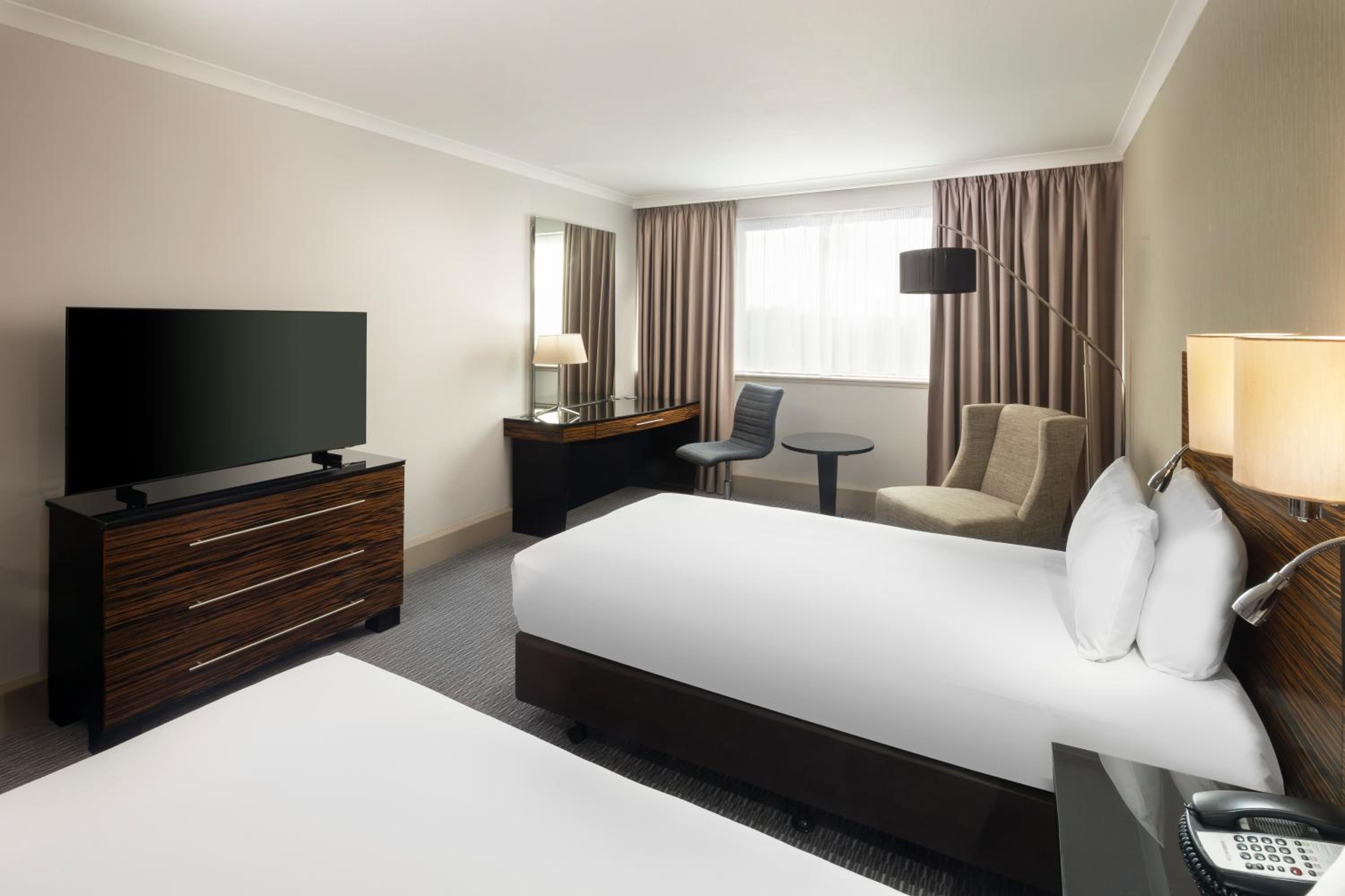 Premium Twin Room - Photo 2