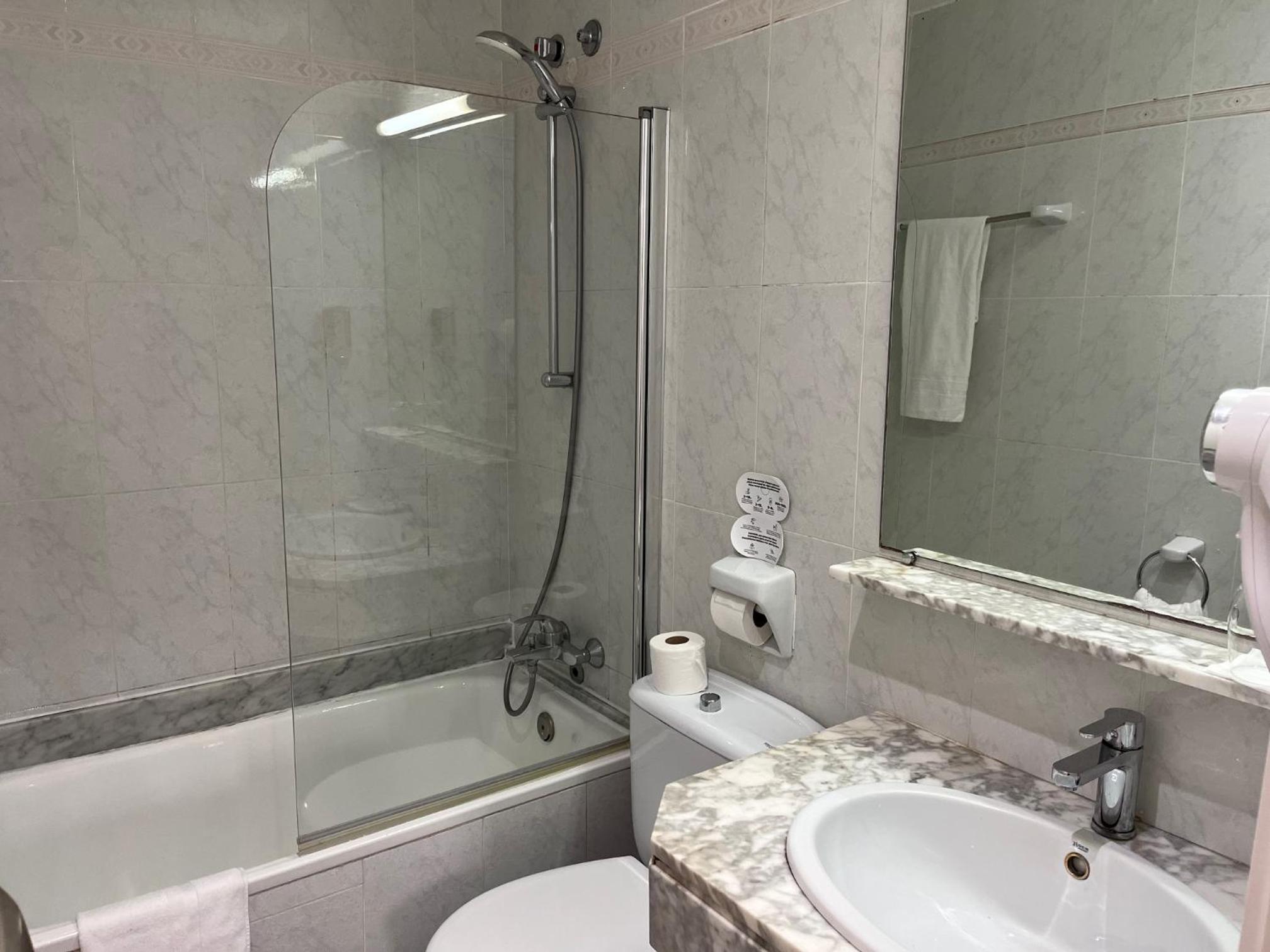 Superior Twin Room photo 2