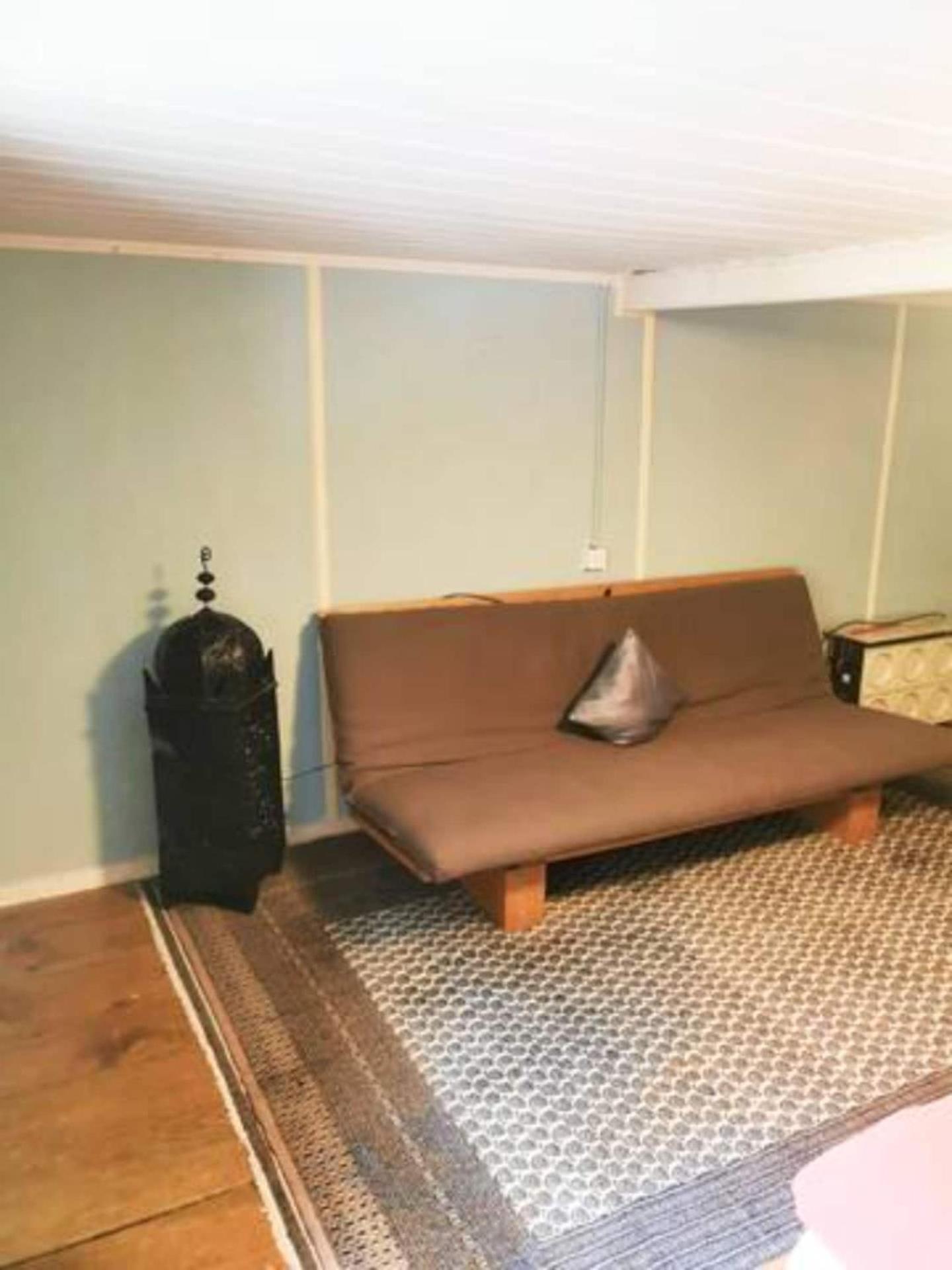 One-Bedroom Apartment photo 3