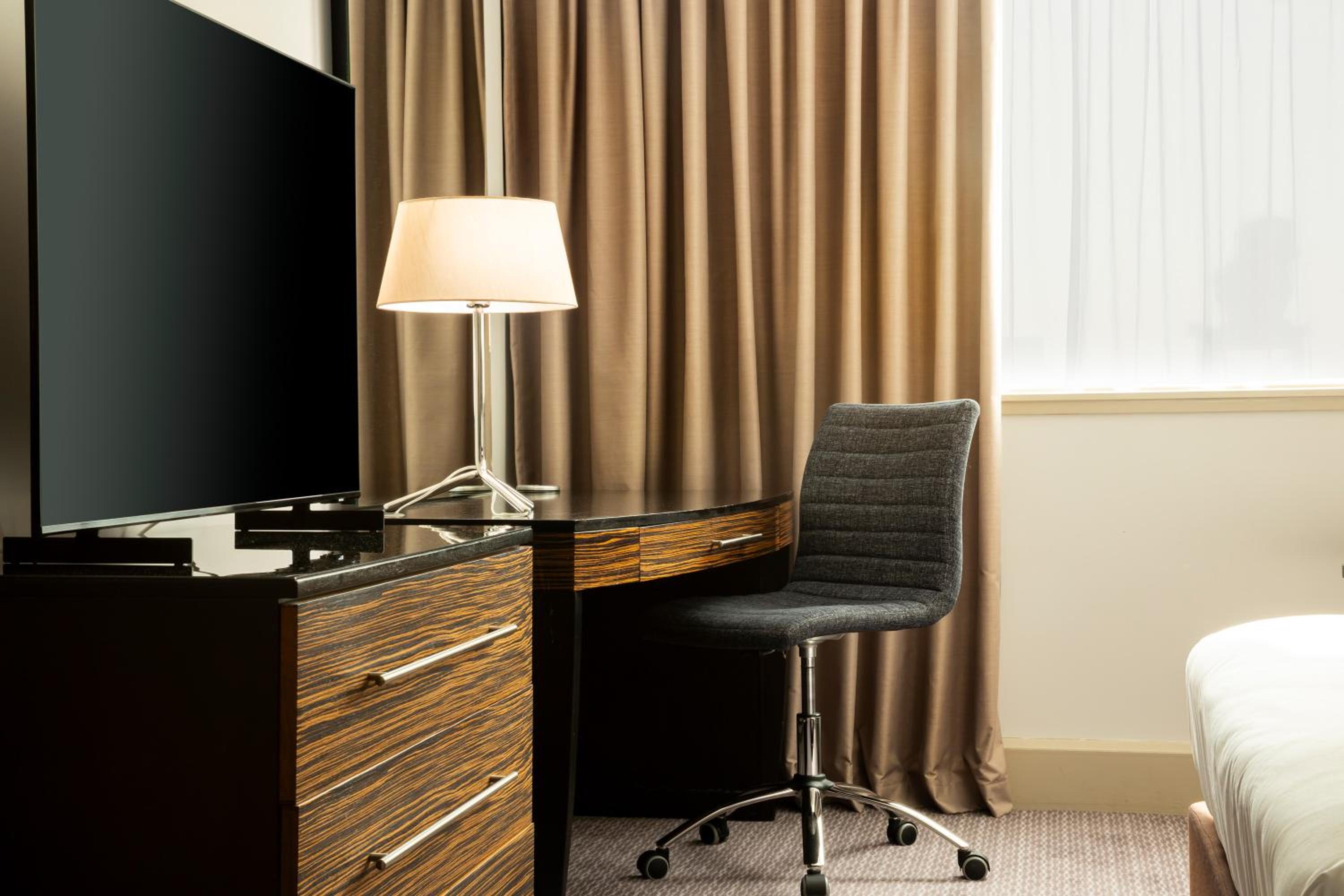 Standard Super King Room - Lounge Access - Photo 3