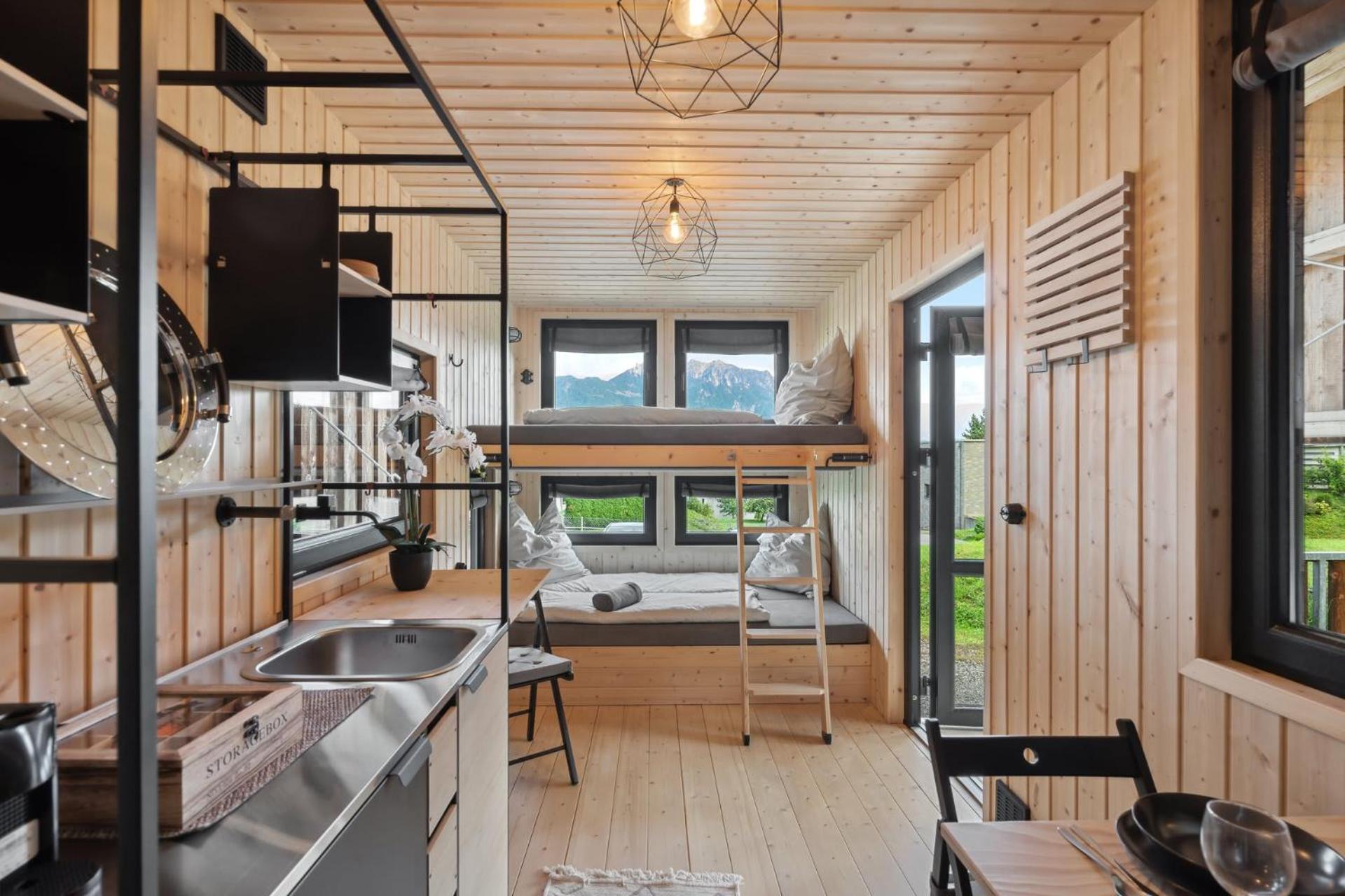 Mobile Home photo 1