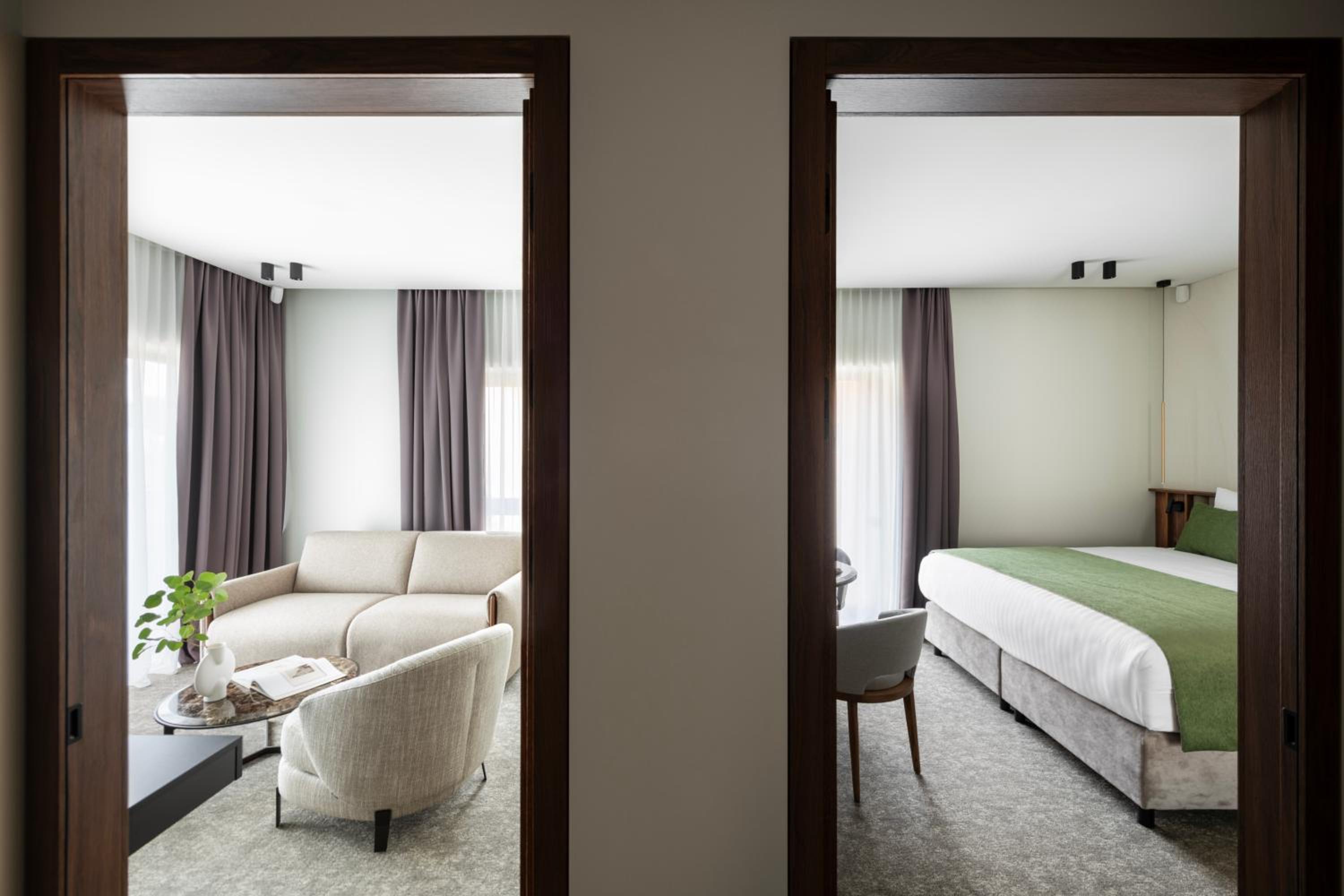 Deluxe Suite photo 2