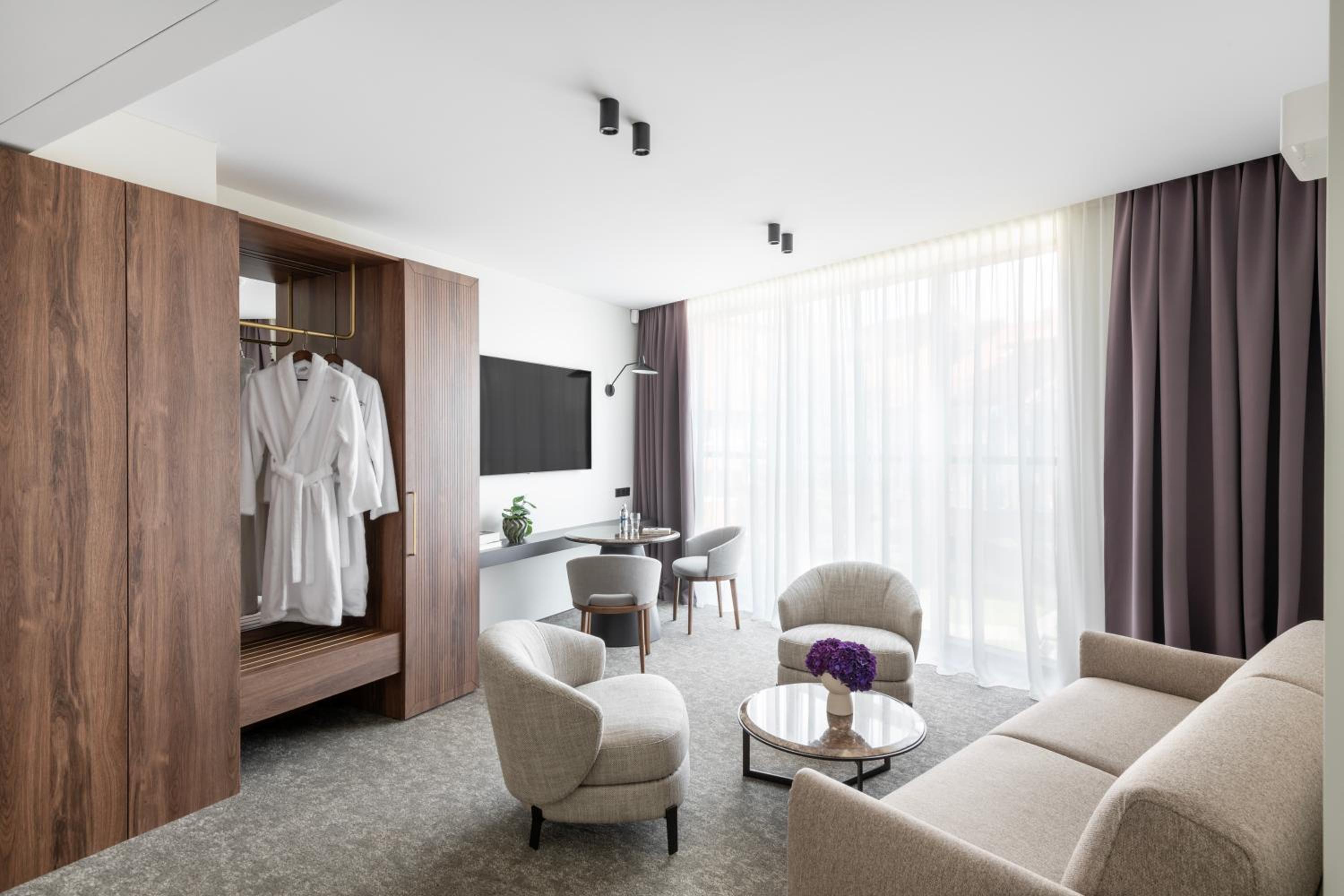 Deluxe Suite photo 1