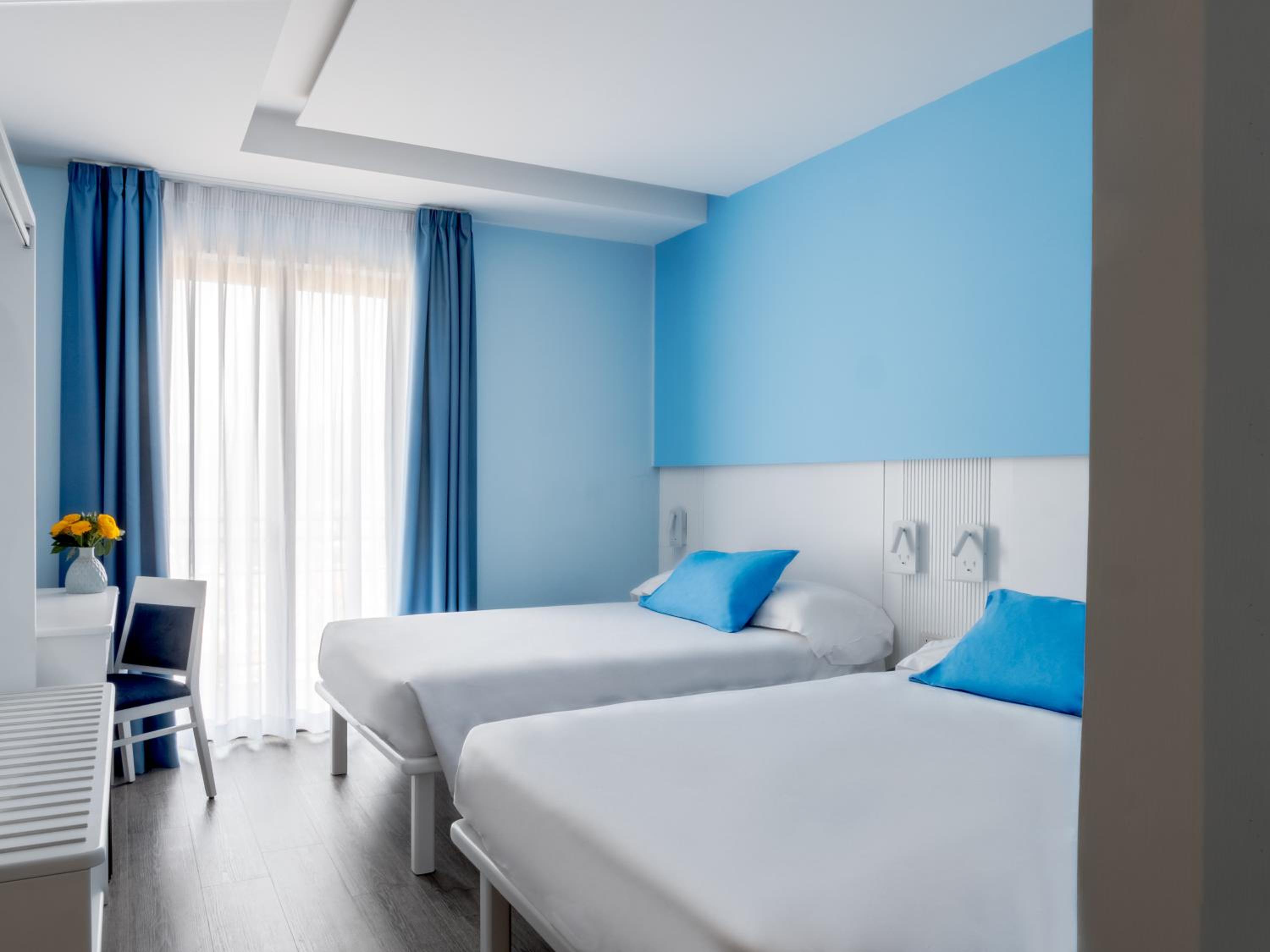 Classic Quadruple Room - Photo 15