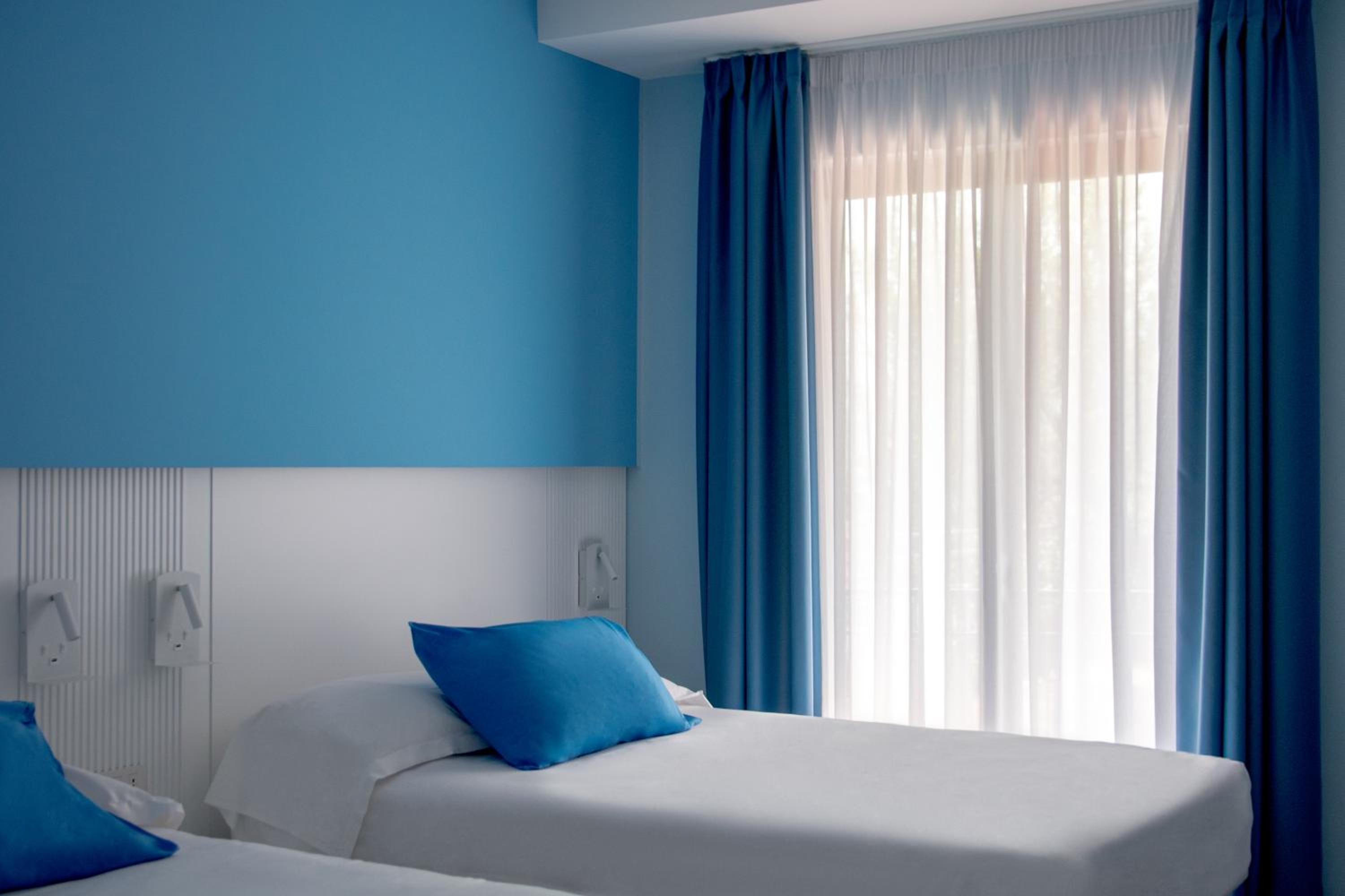 Classic Quadruple Room - Photo 23