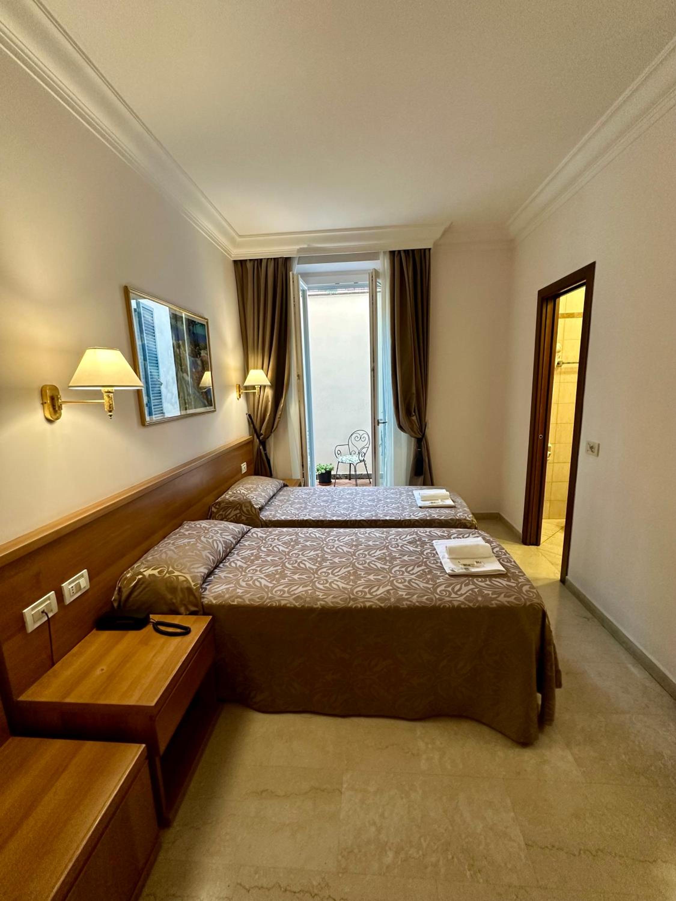 Double or Twin Room photo 3