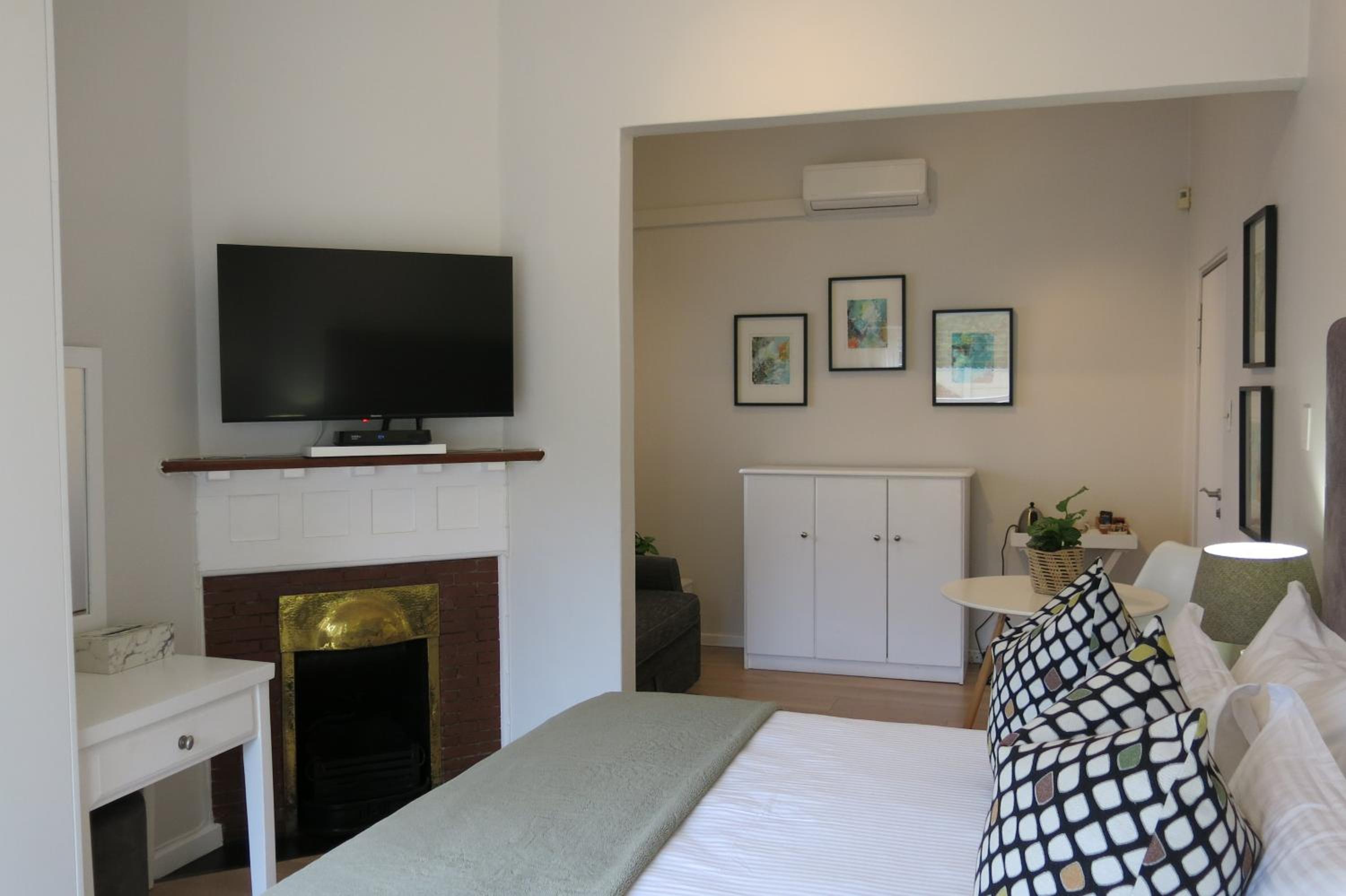 Suite - Photo 2