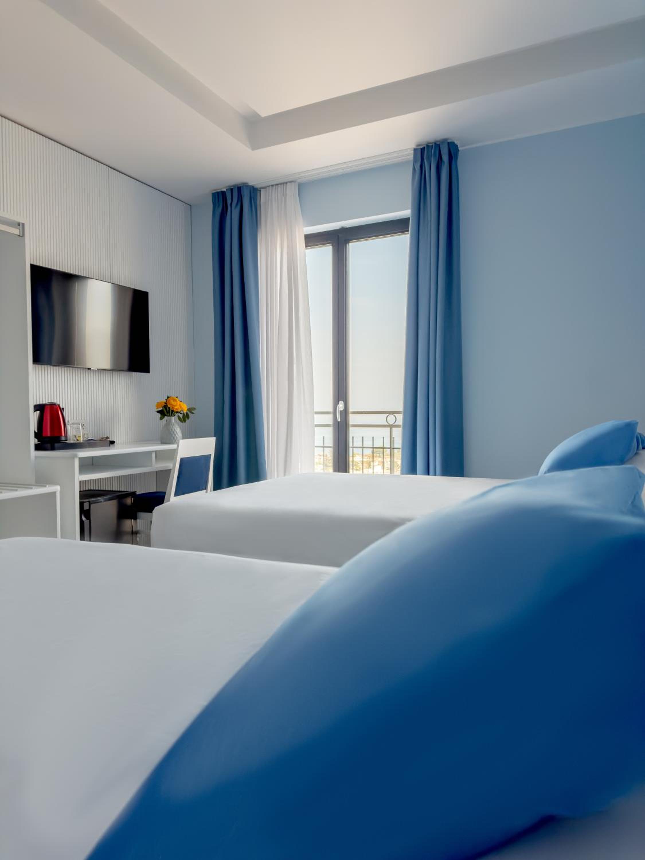 Classic Quadruple Room - Photo 17