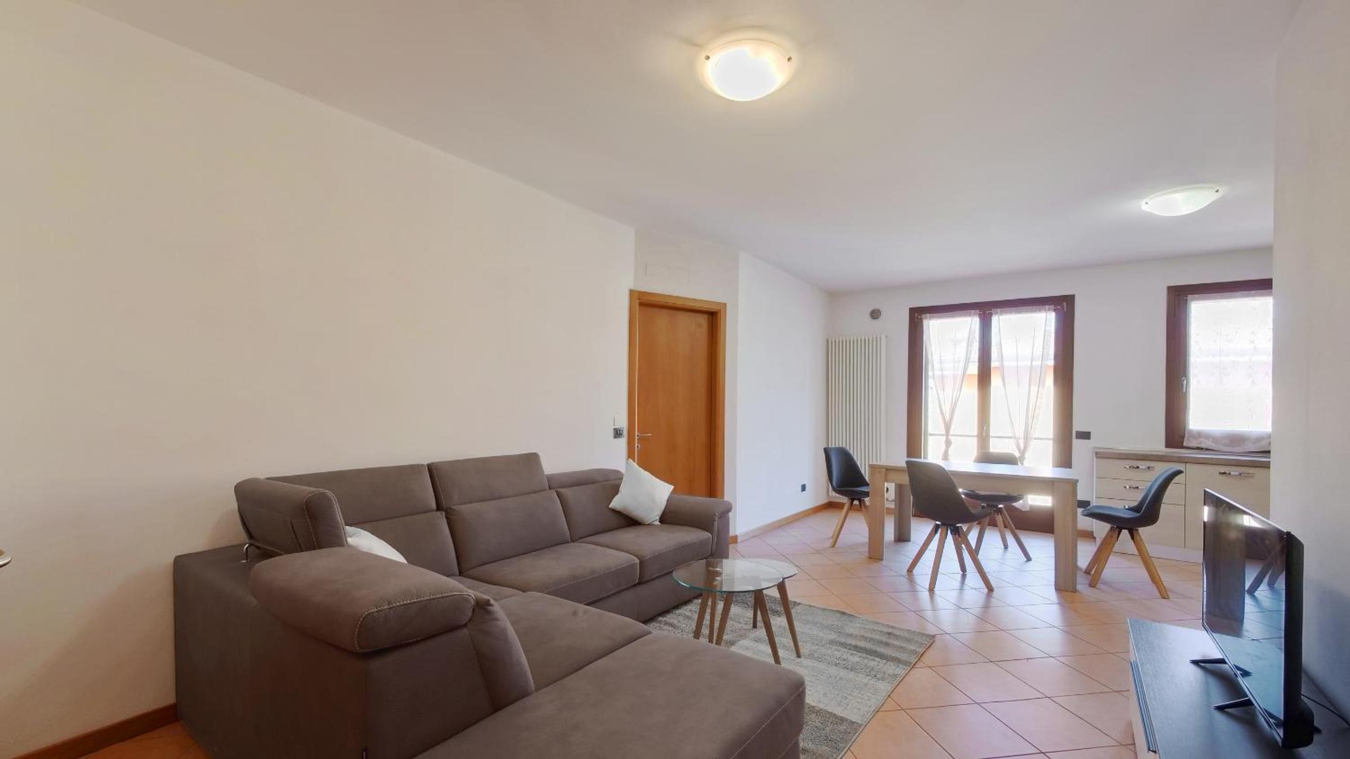 One-Bedroom Apartment photo 2