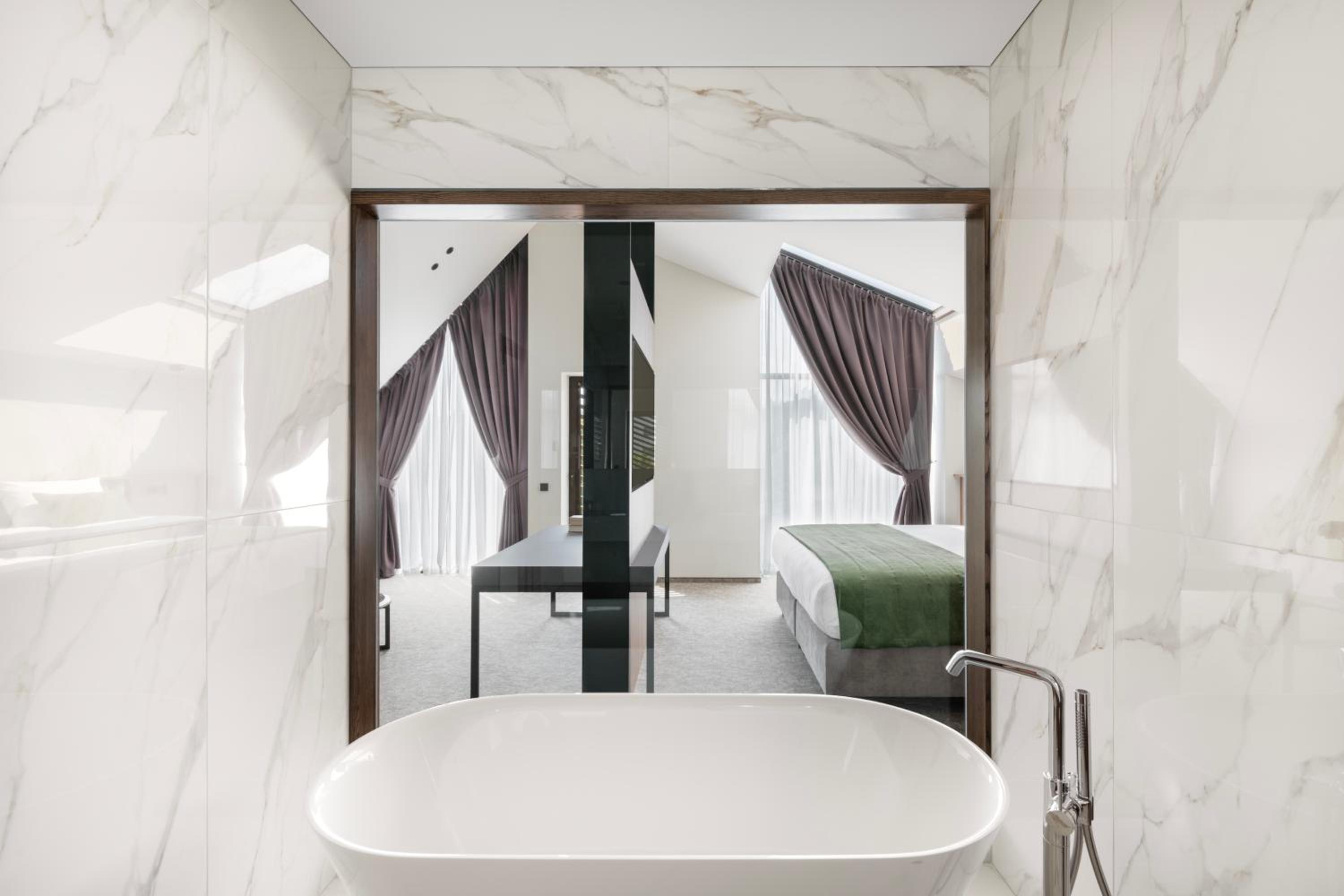 Deluxe Double or Twin Room photo 2