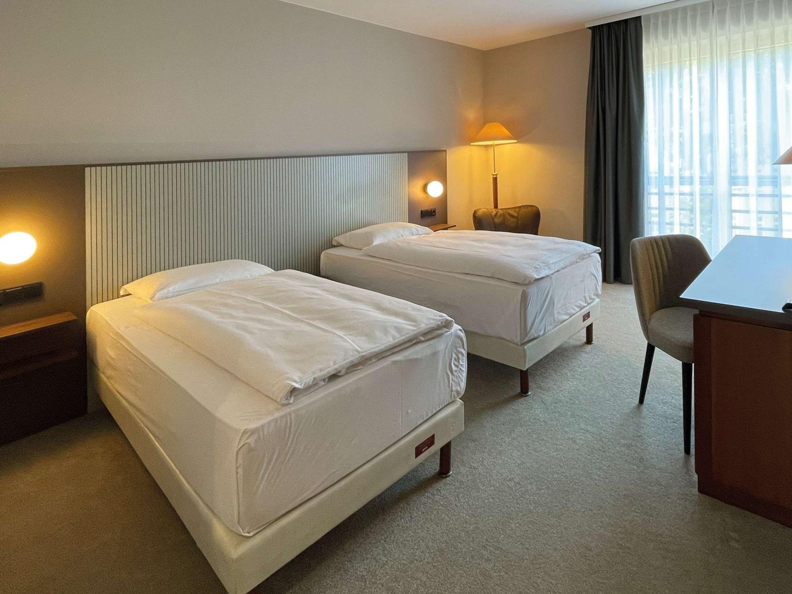 Standard Twin Room - Photo 2