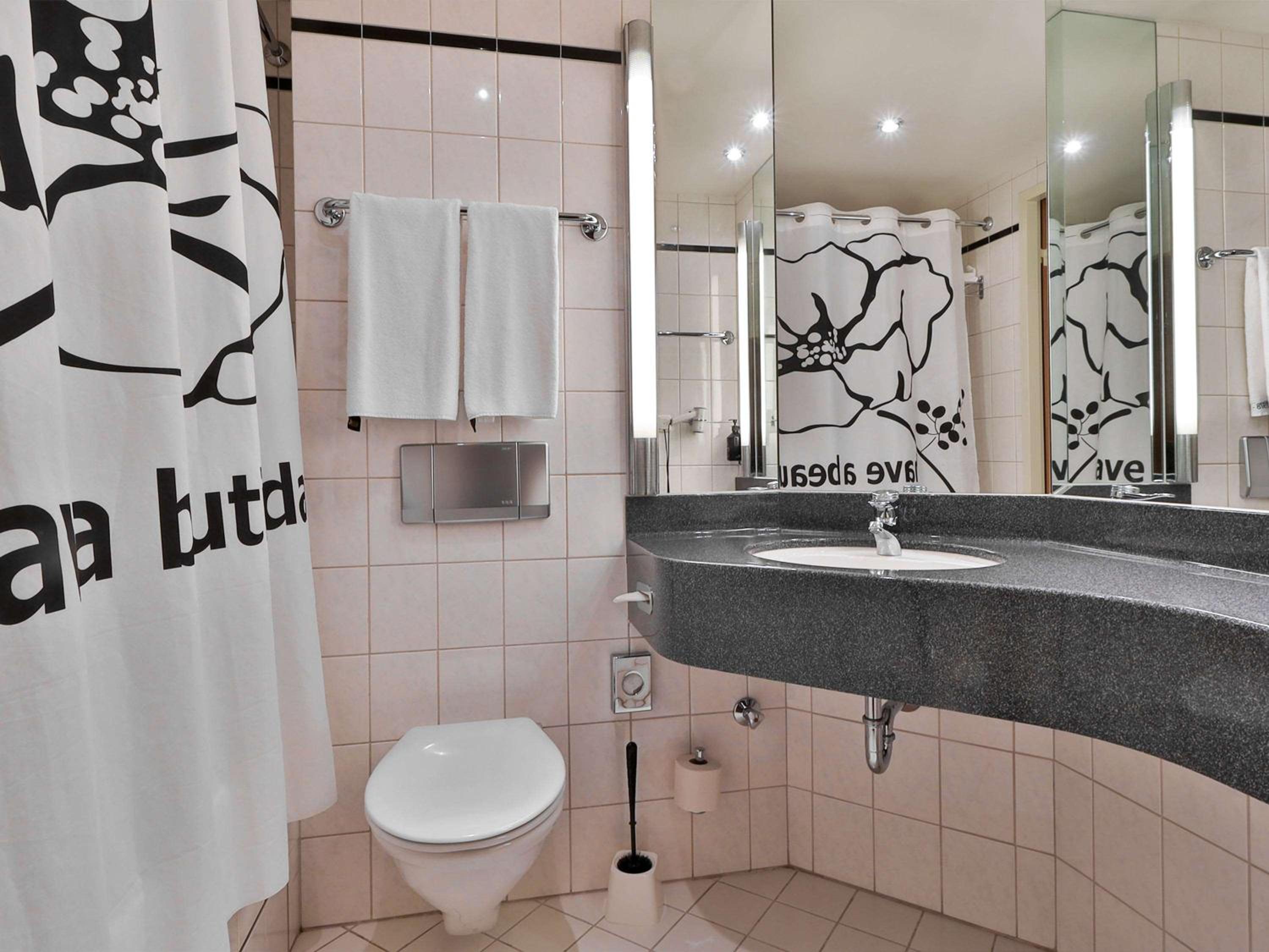 Standard Double Room - Photo 10