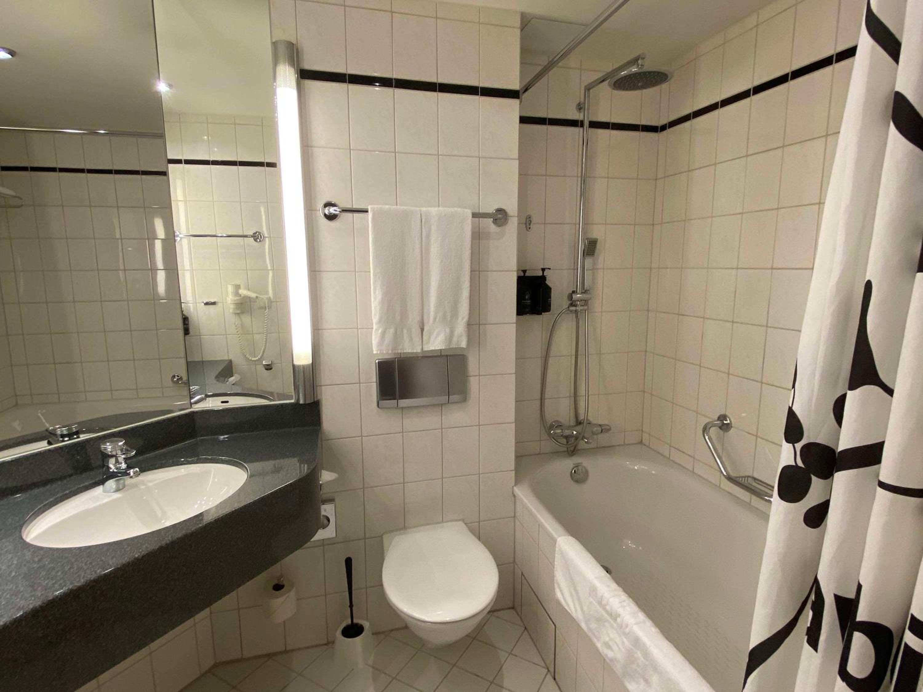 Standard Double Room For Up to Three Guests - Photo 6
