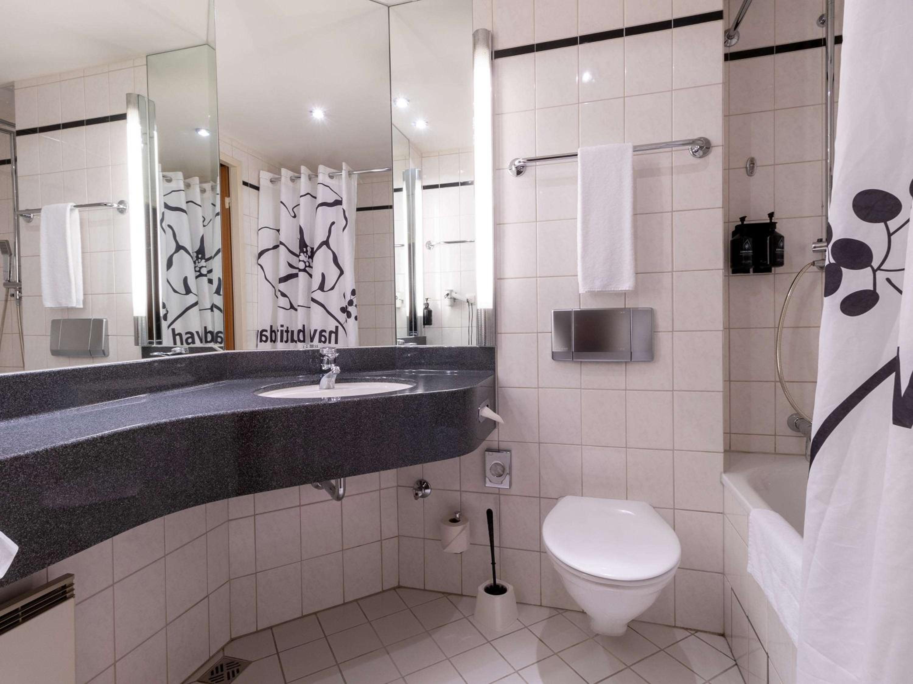Standard Twin Room - Photo 11