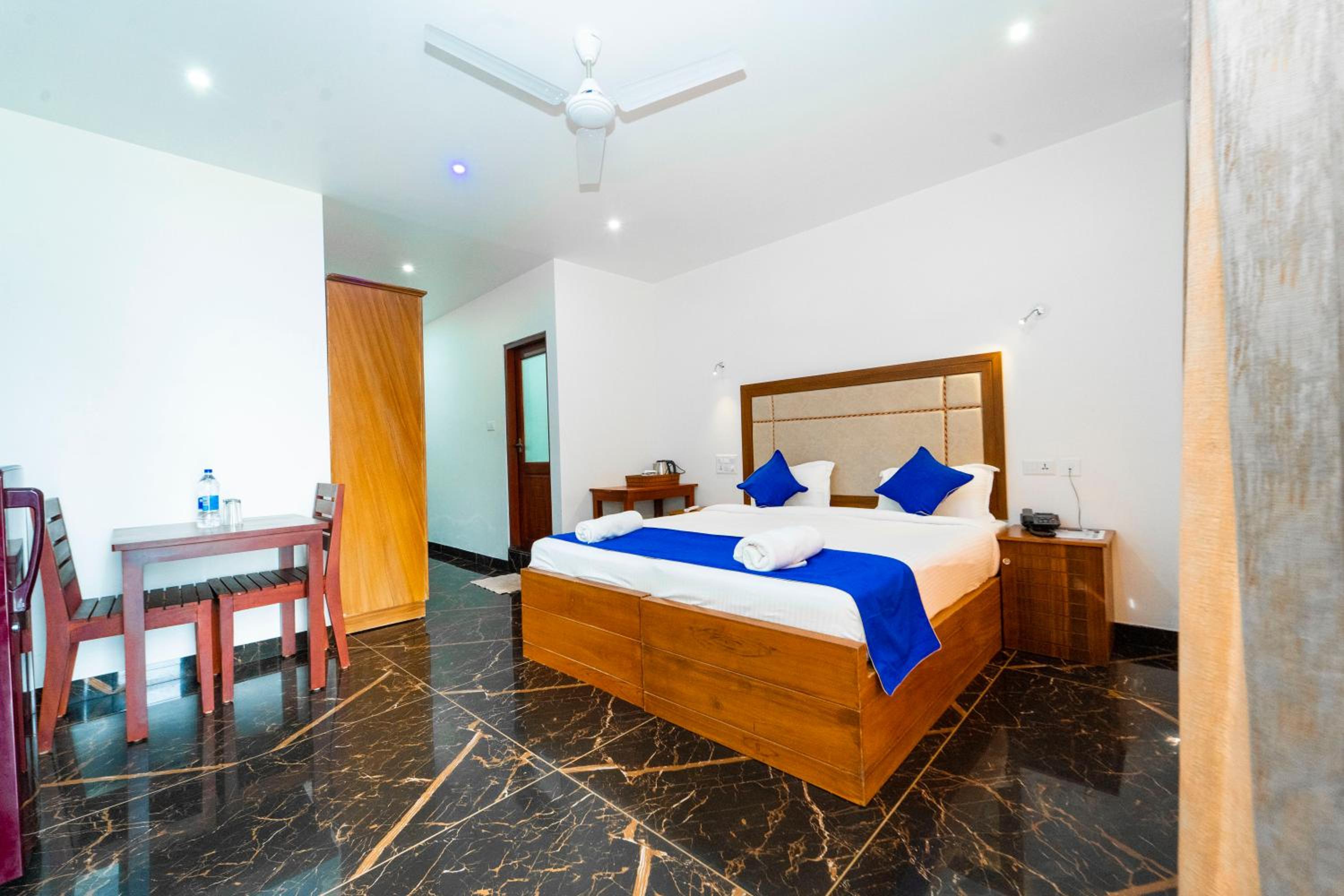 Deluxe Double Room with Sea View photo 1