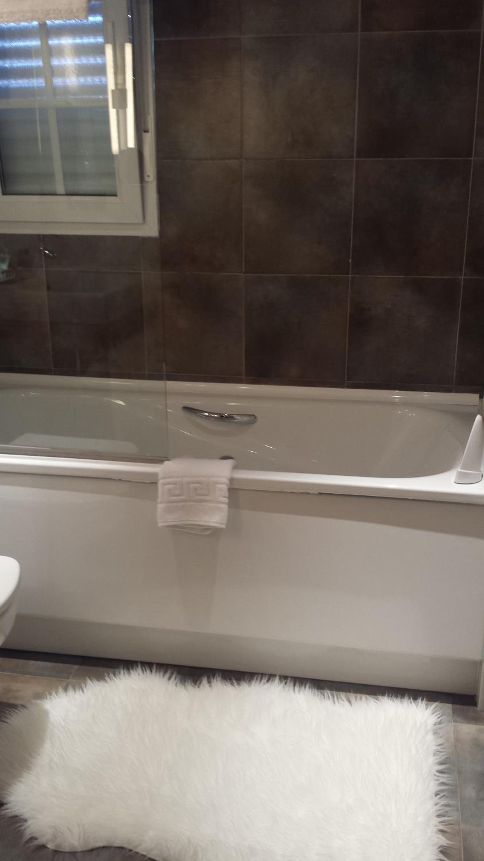 Double or Twin Room - Photo 8