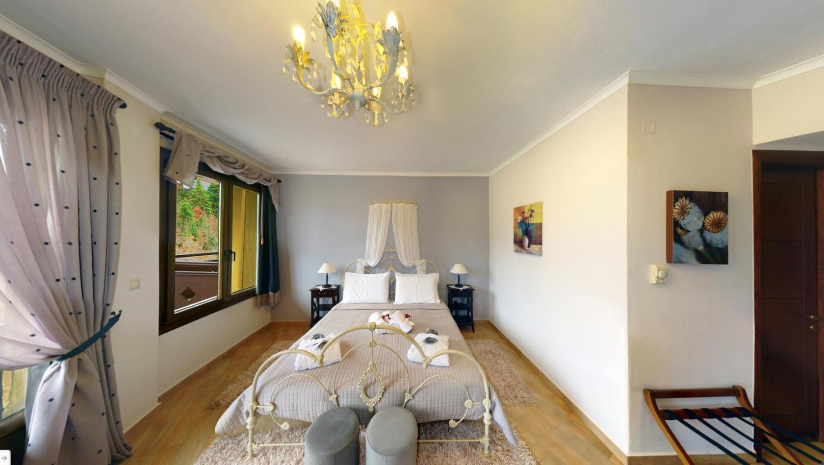 Executive Suite - Photo 1