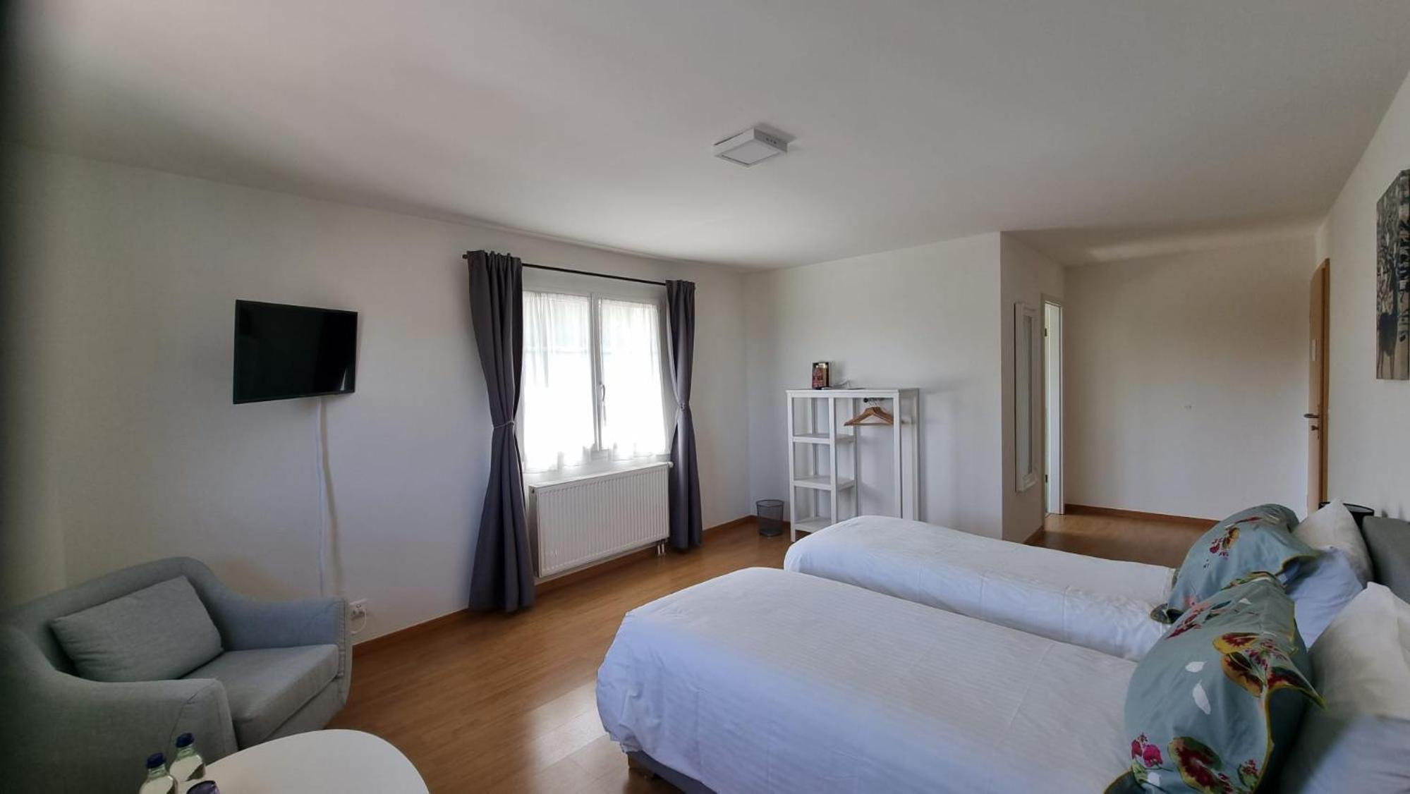 Double or Twin Room photo 3