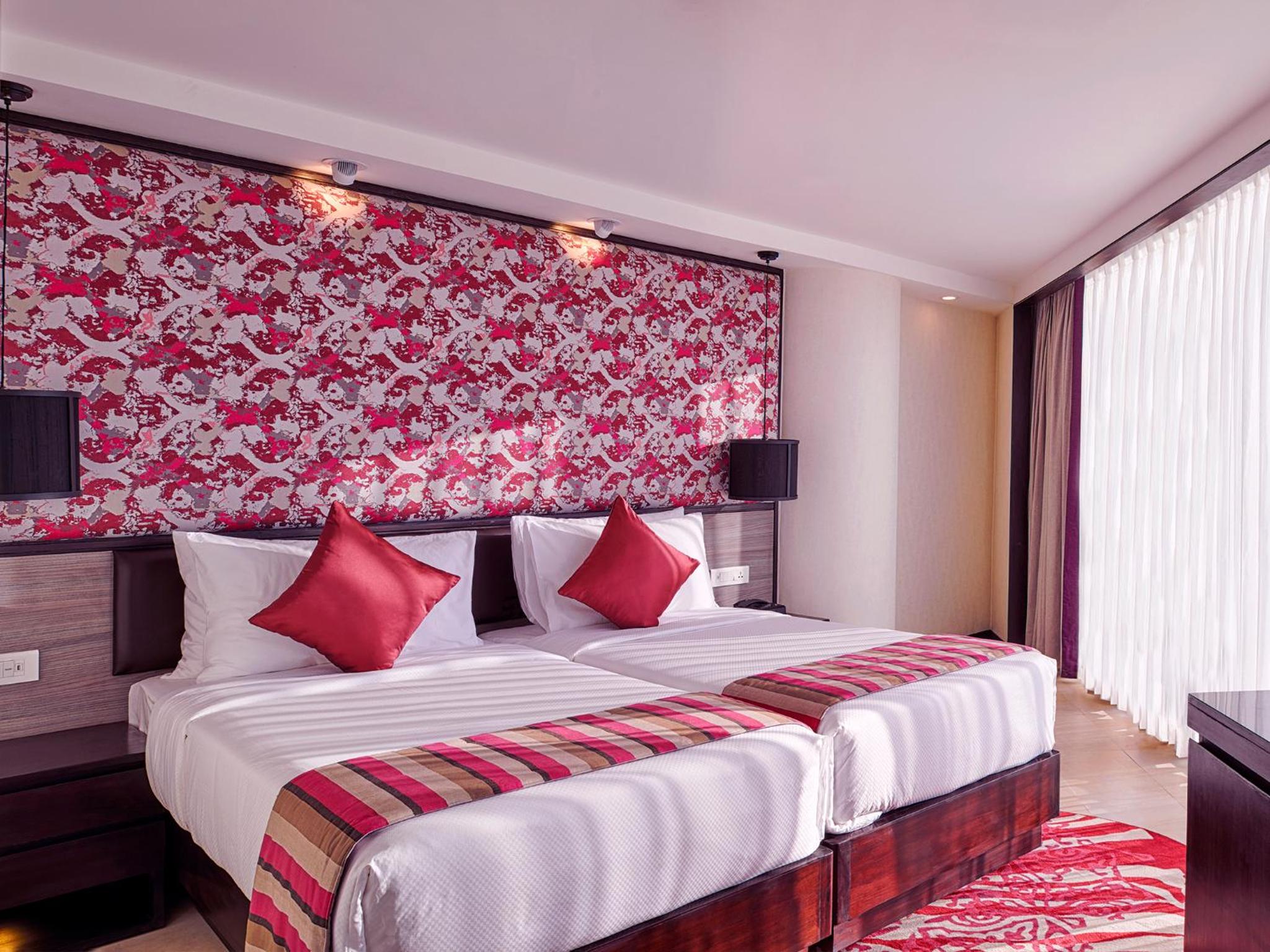 Superior Room Twin Bed - Photo 1