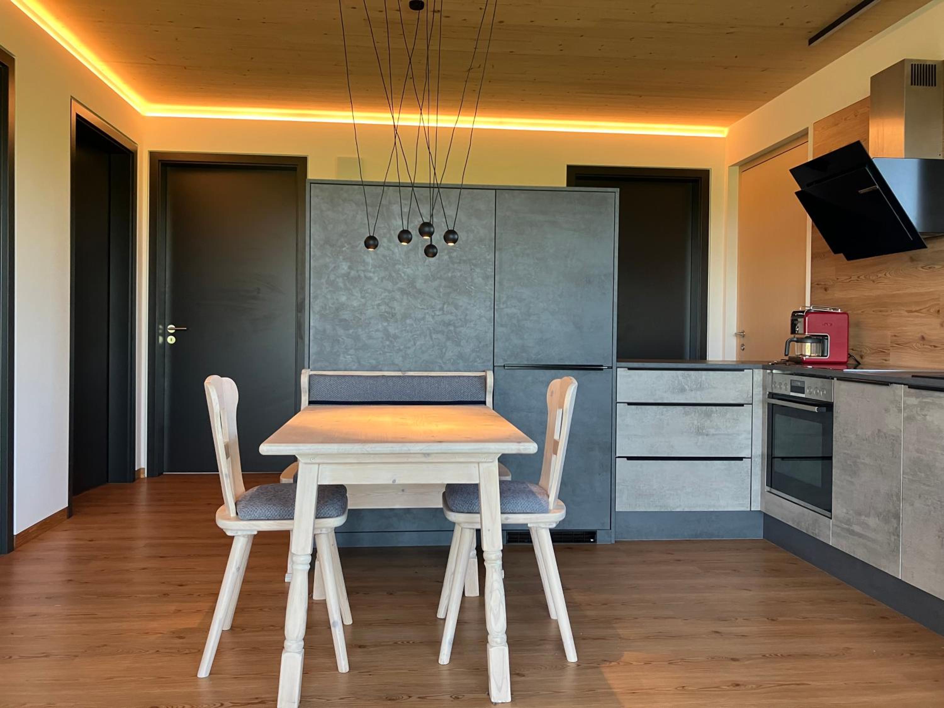 Two-Bedroom Apartment with View photo 2