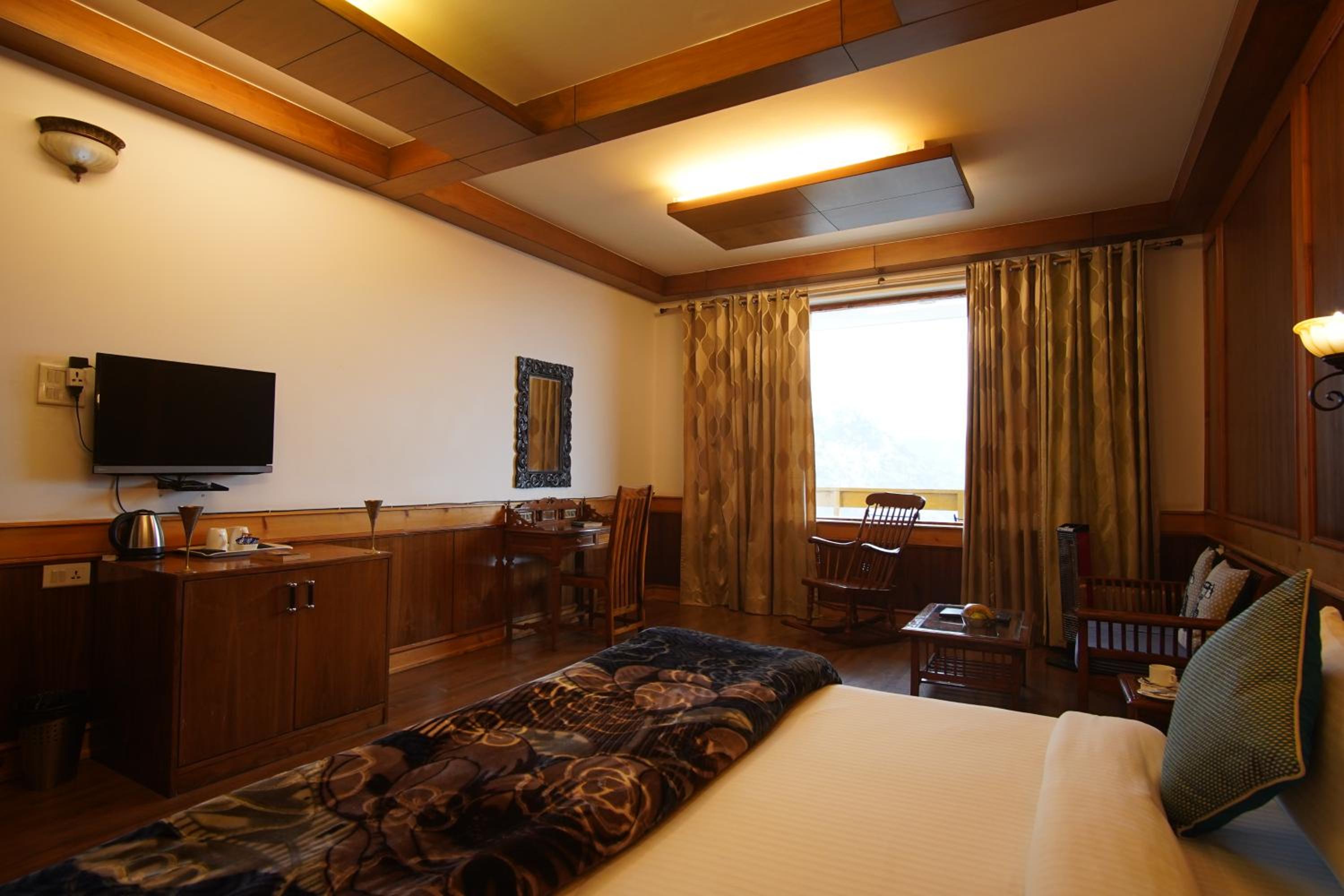 Superior King Room - Photo 6