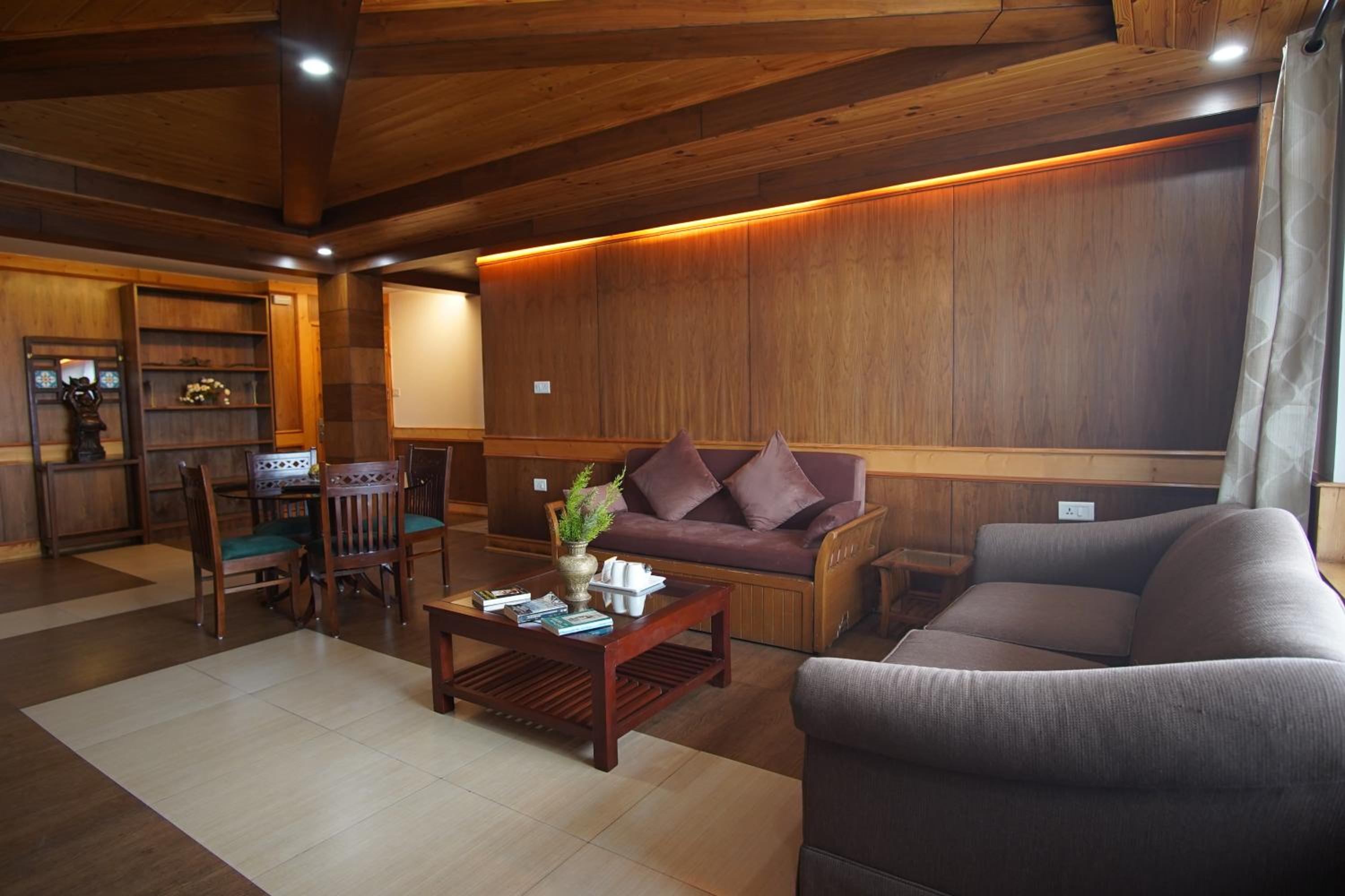 Suite with Balcony - Photo 4