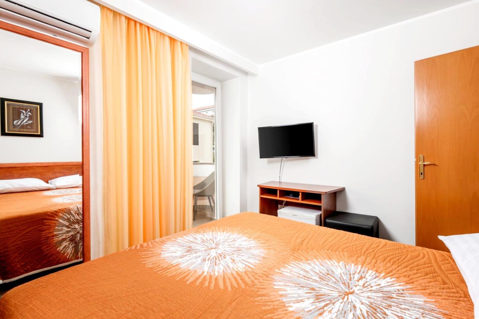 Queen Room with Balcony photo 1