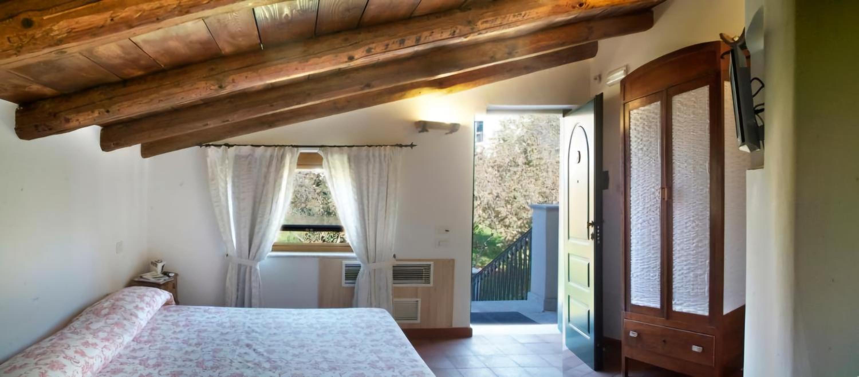 Classic Double or Twin Room - Photo 6