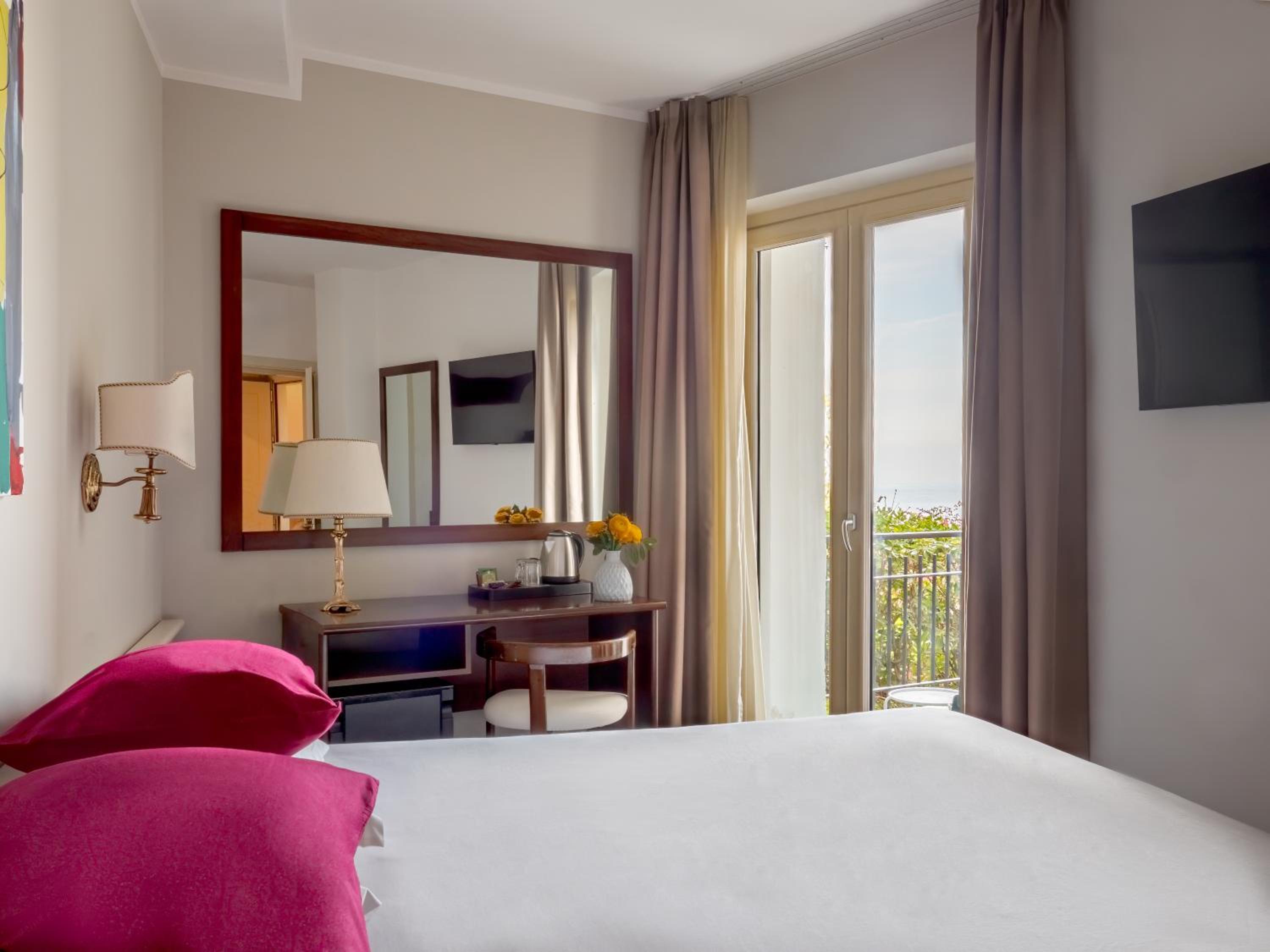 Double or Twin Room - Photo 1