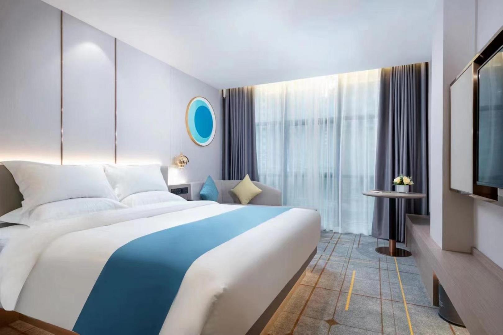 Deluxe Queen Room