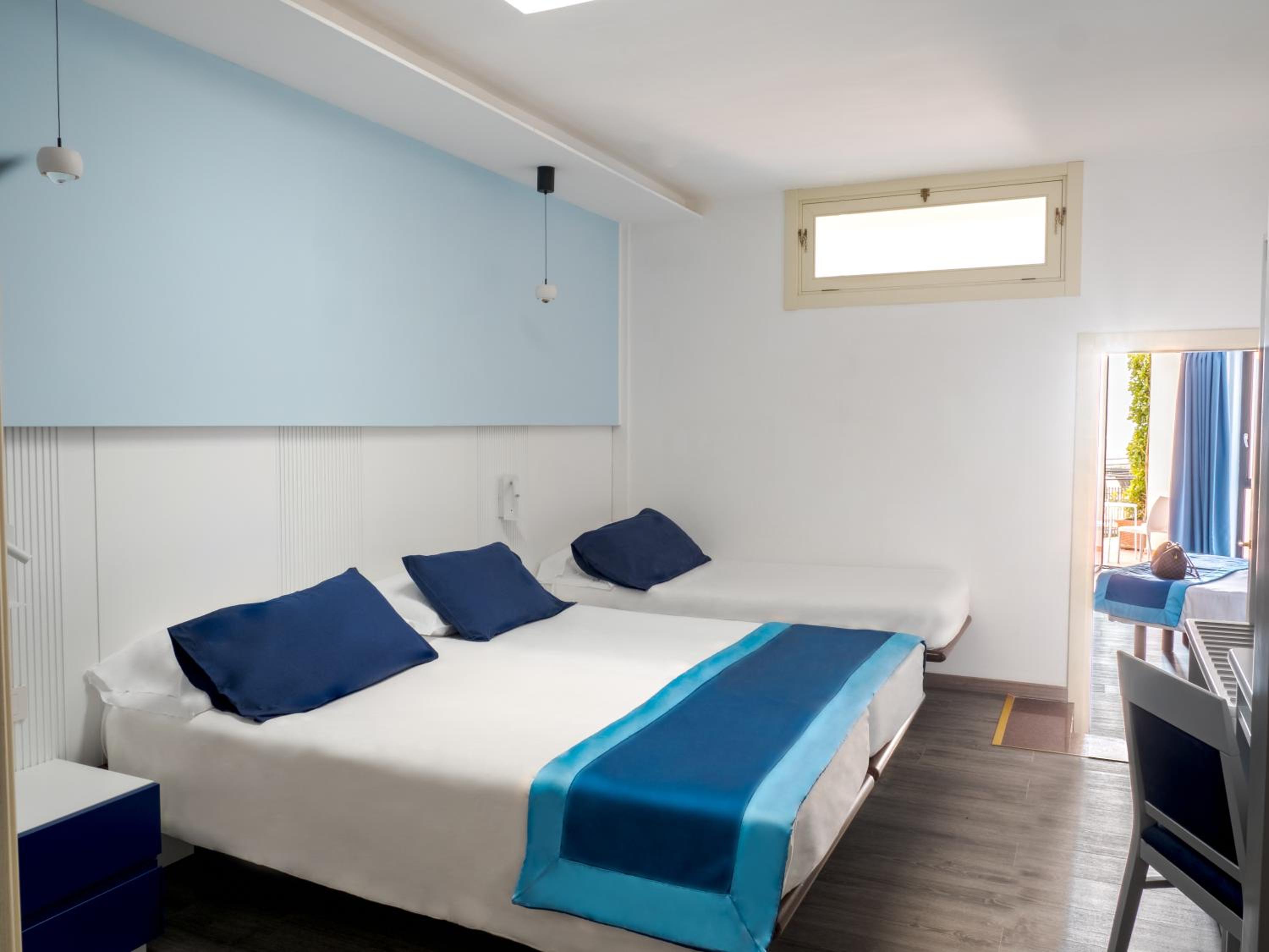 Family Suite - Photo 6