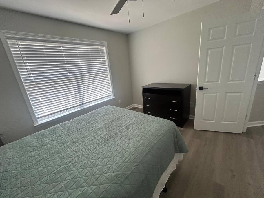 Three-Bedroom House photo 2