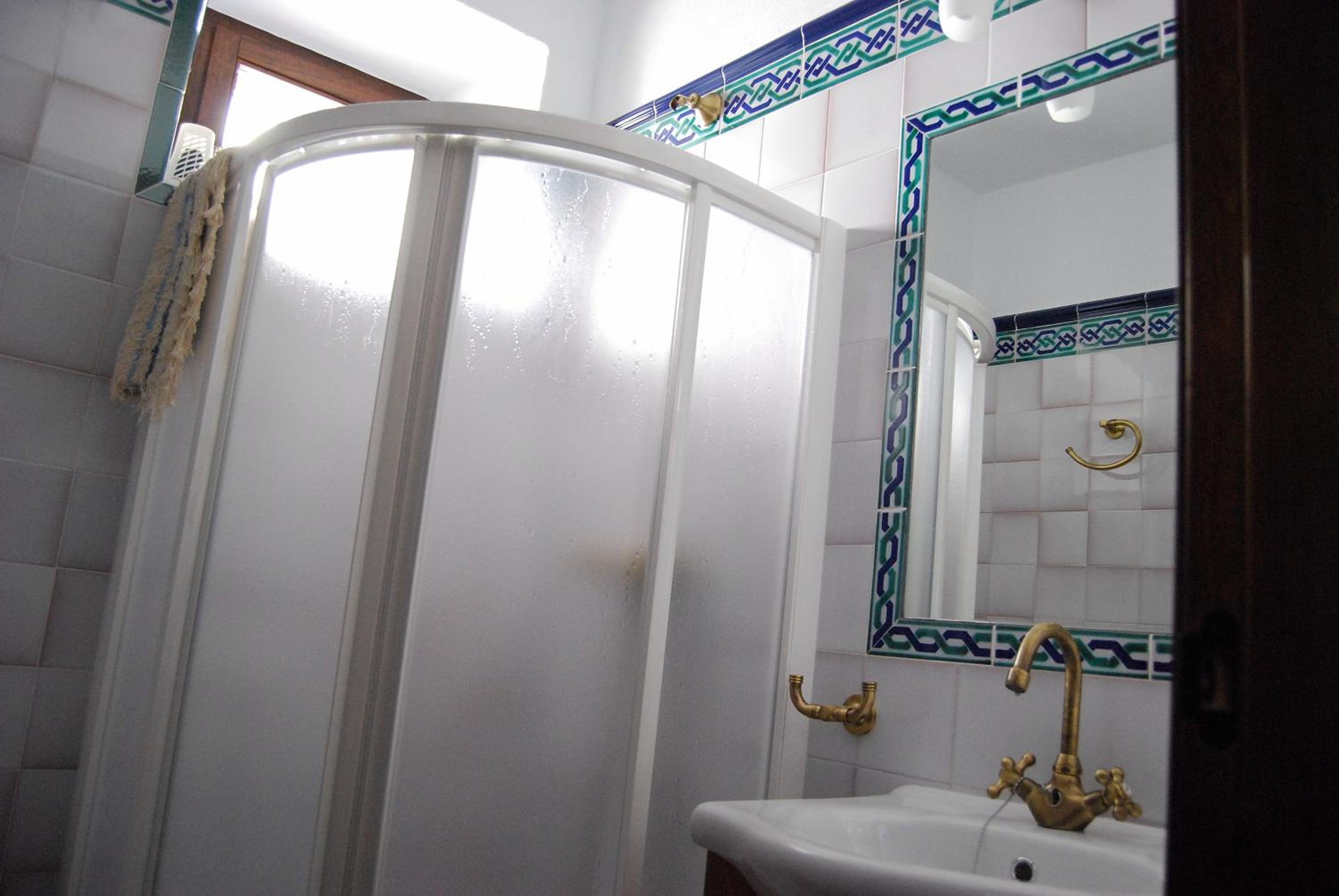 Two-Bedroom House - Photo 11