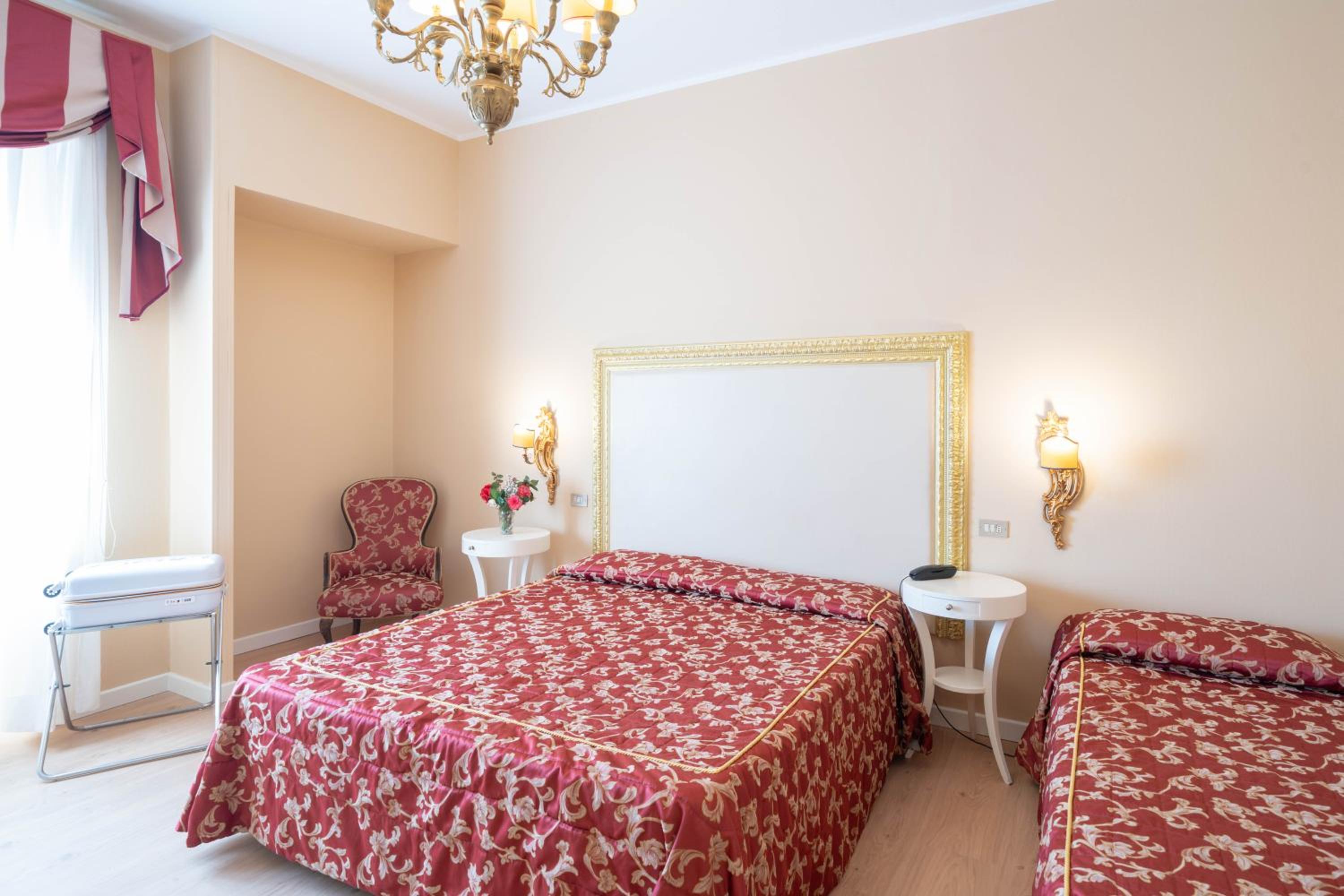 Triple Room - Photo 6