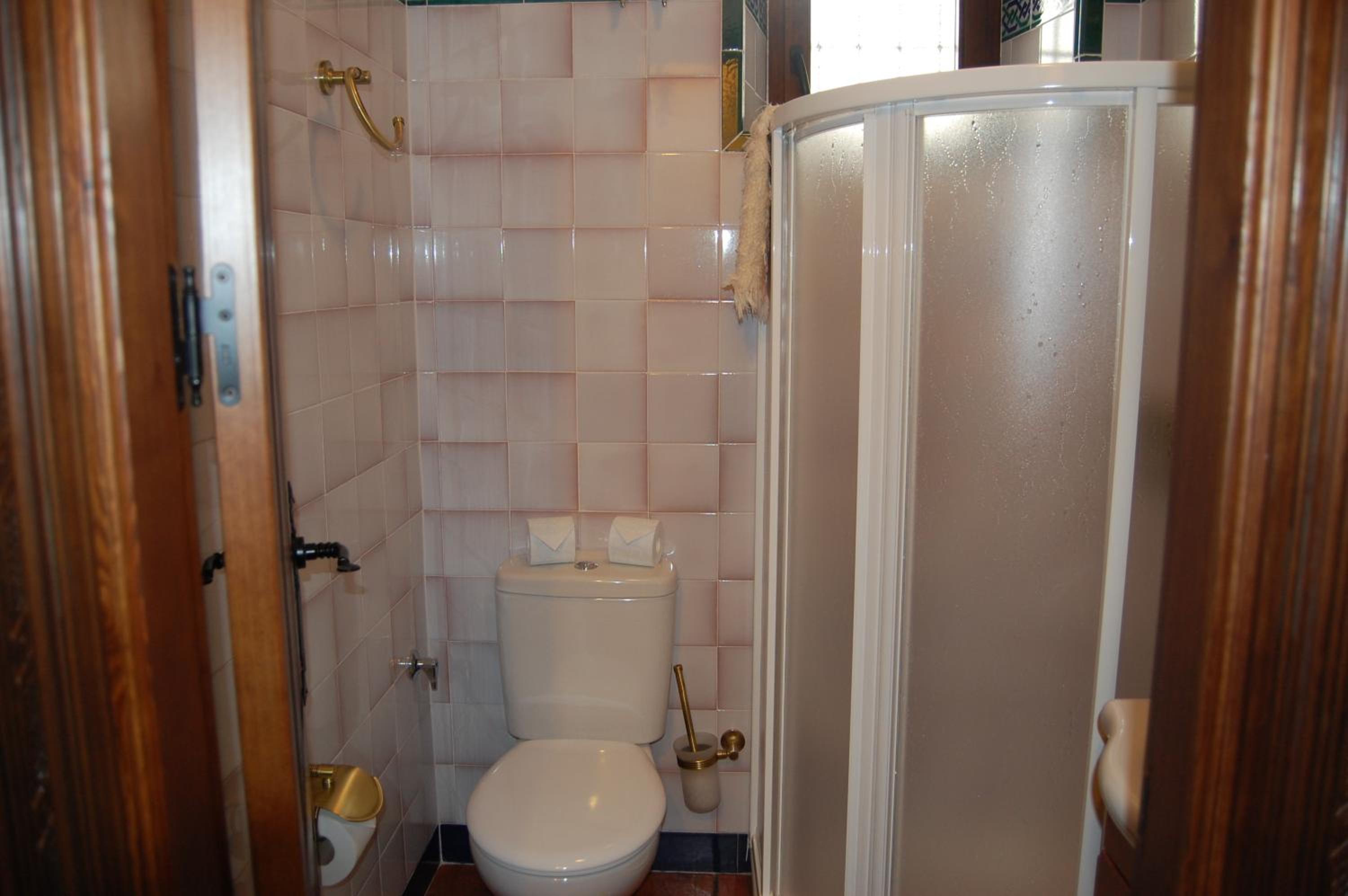Two-Bedroom House - Photo 14