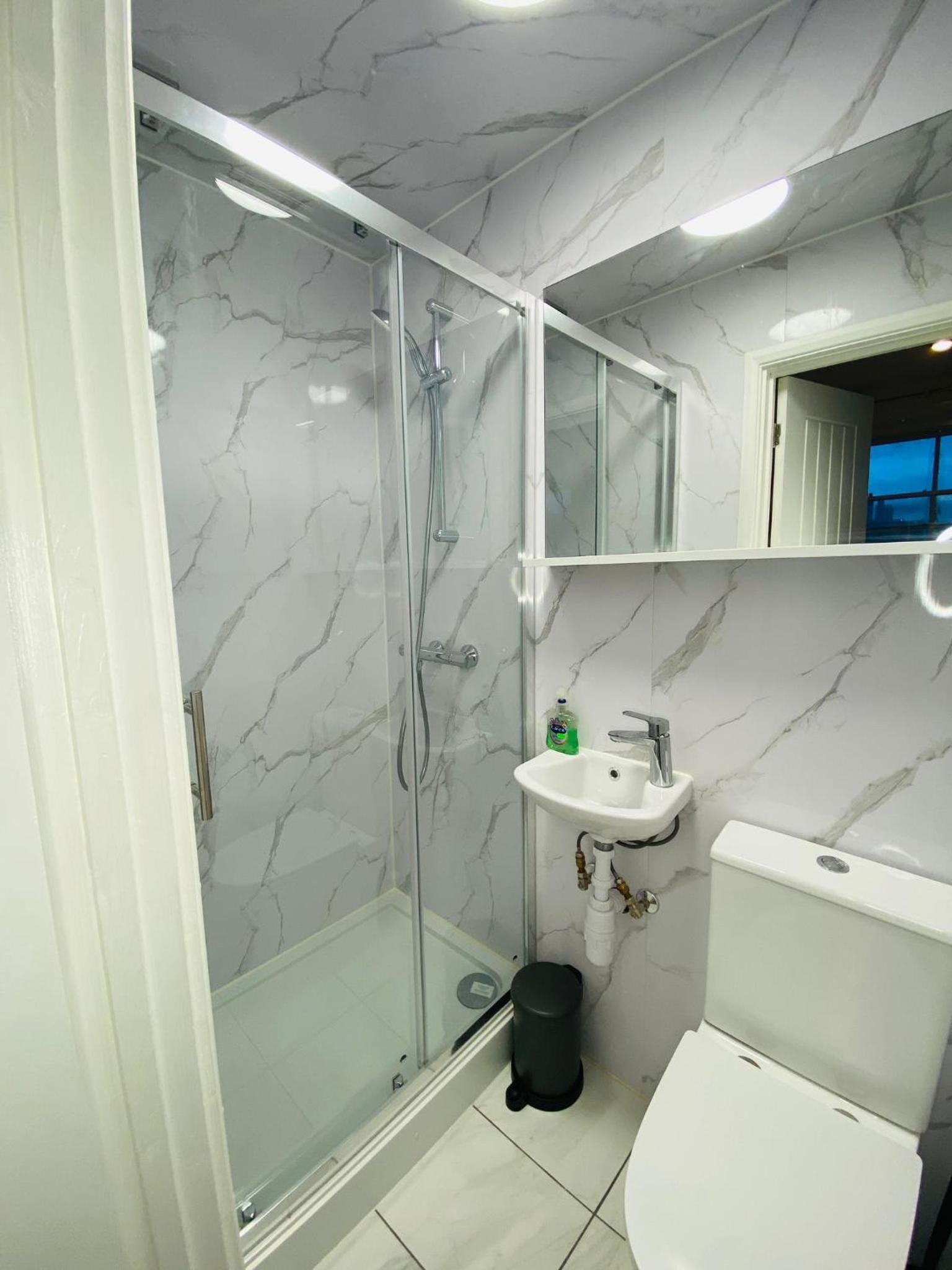 Double Room with Private Bathroom photo 3