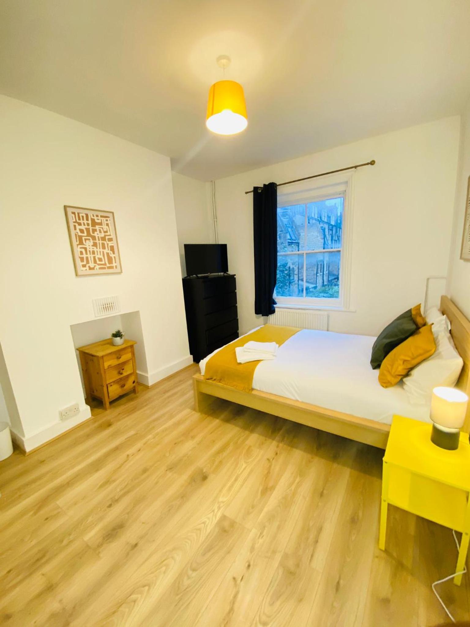 Double Room with Private Bathroom photo 2