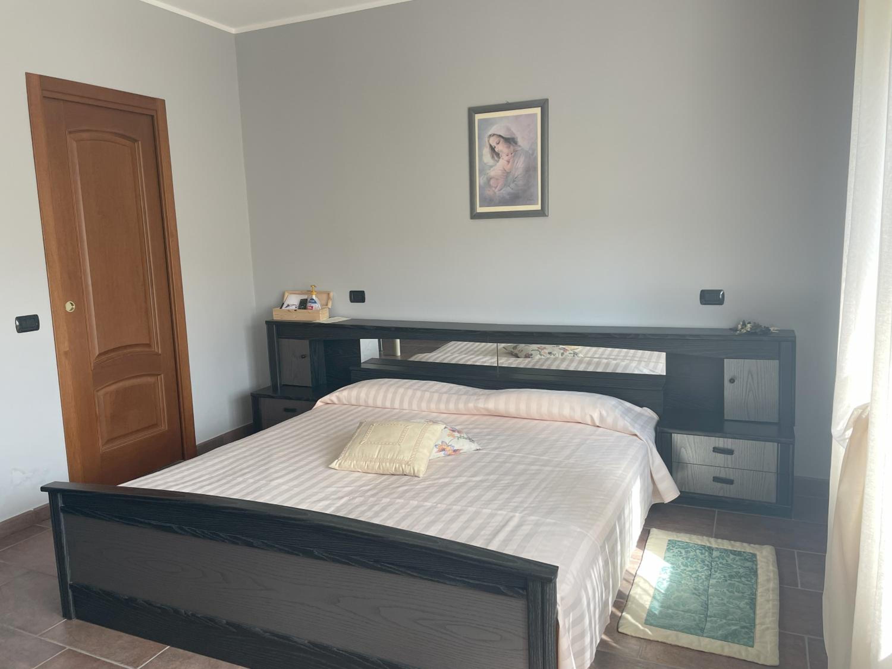 Studio Apartment photo 1