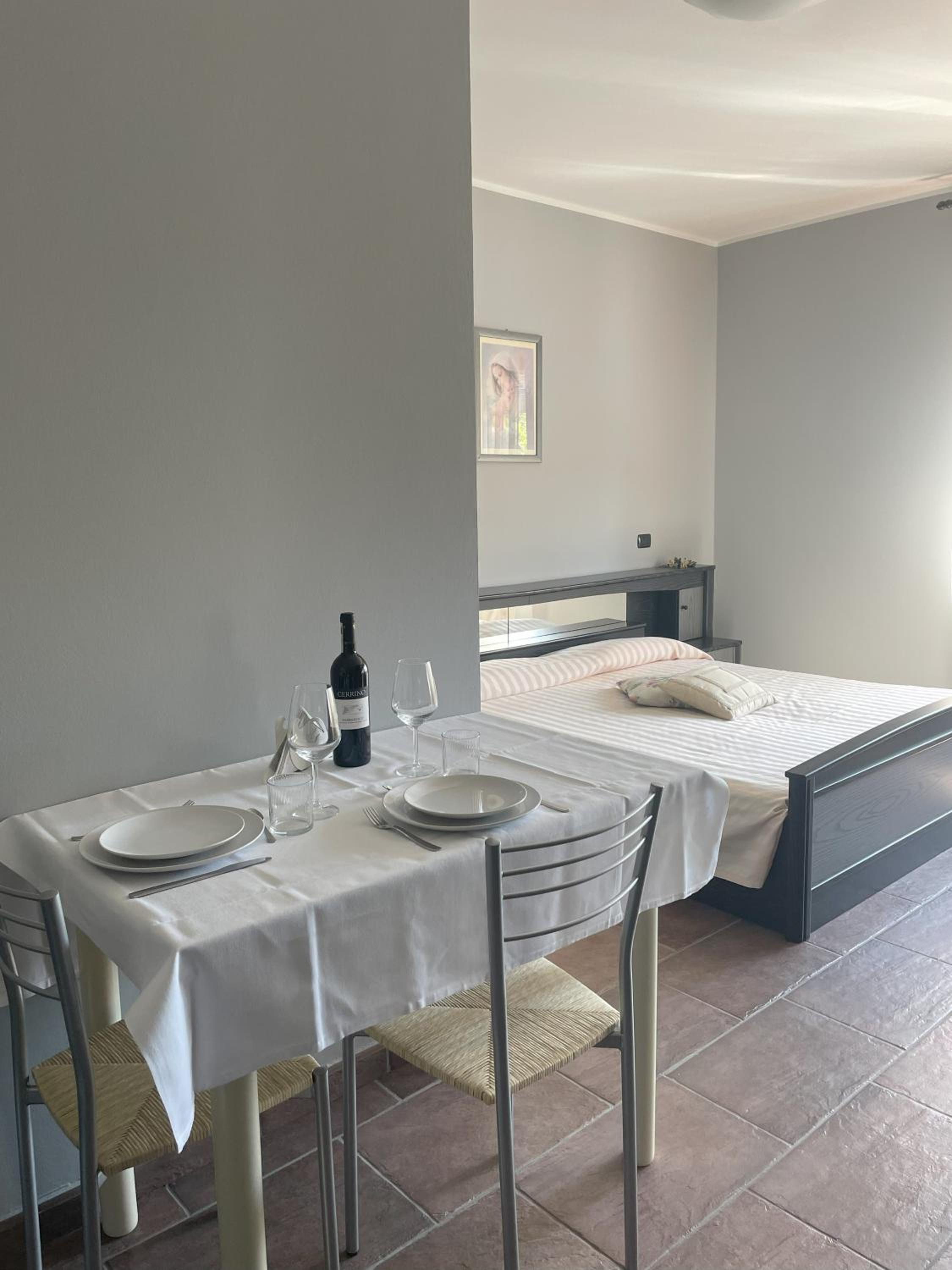 Studio Apartment photo 3