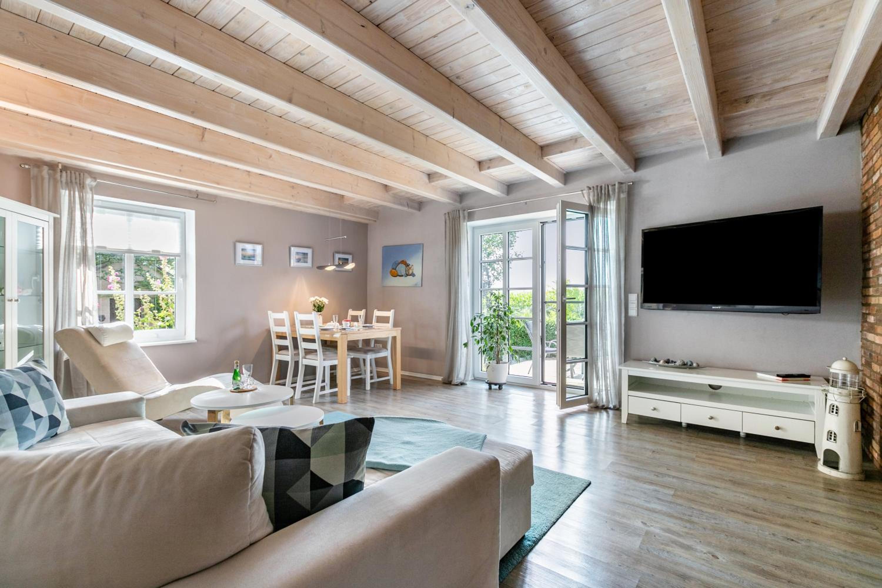 Two-Bedroom Deluxe Apartment with Garden View