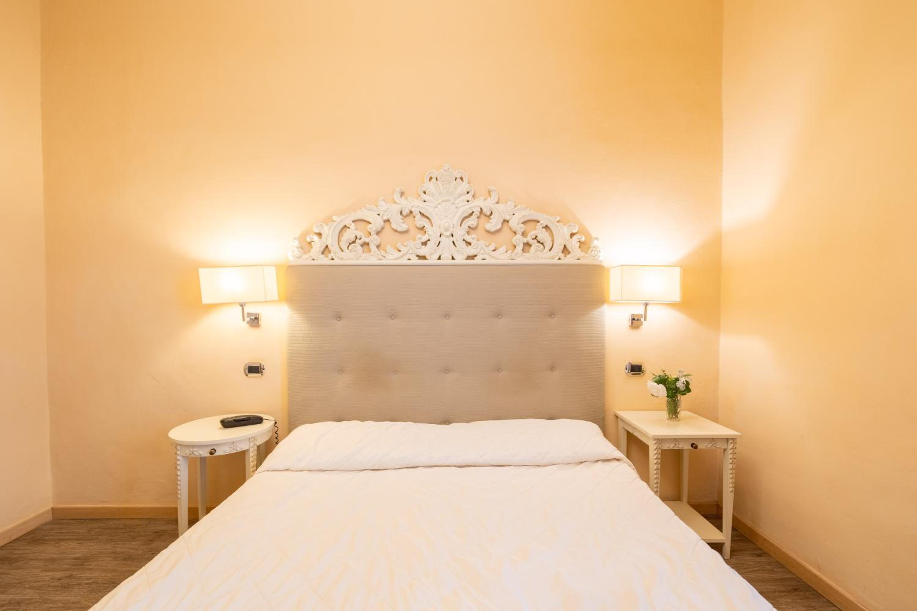 Superior Double or Twin Room - Photo 2