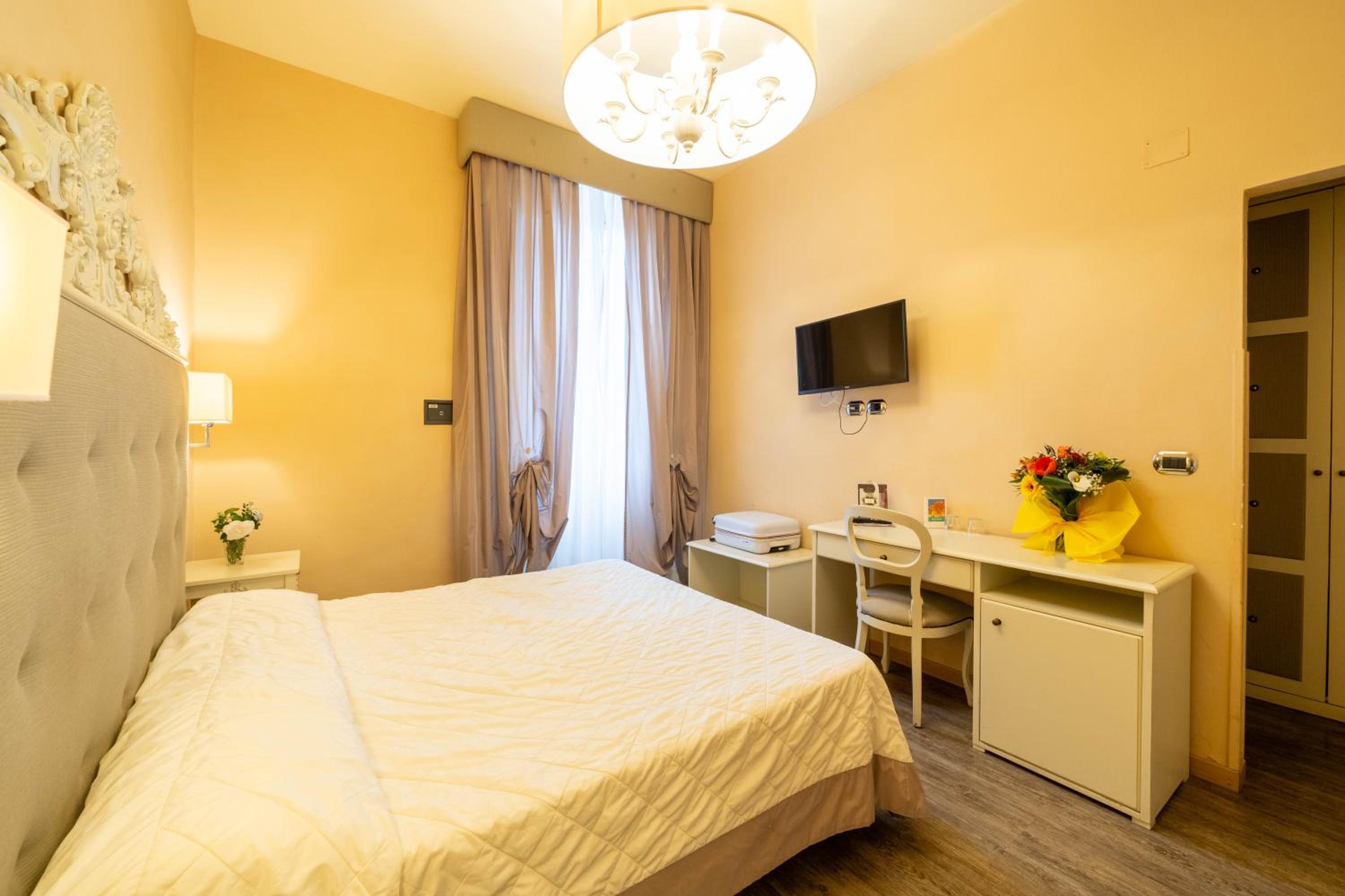 Double or Twin Room - Photo 3