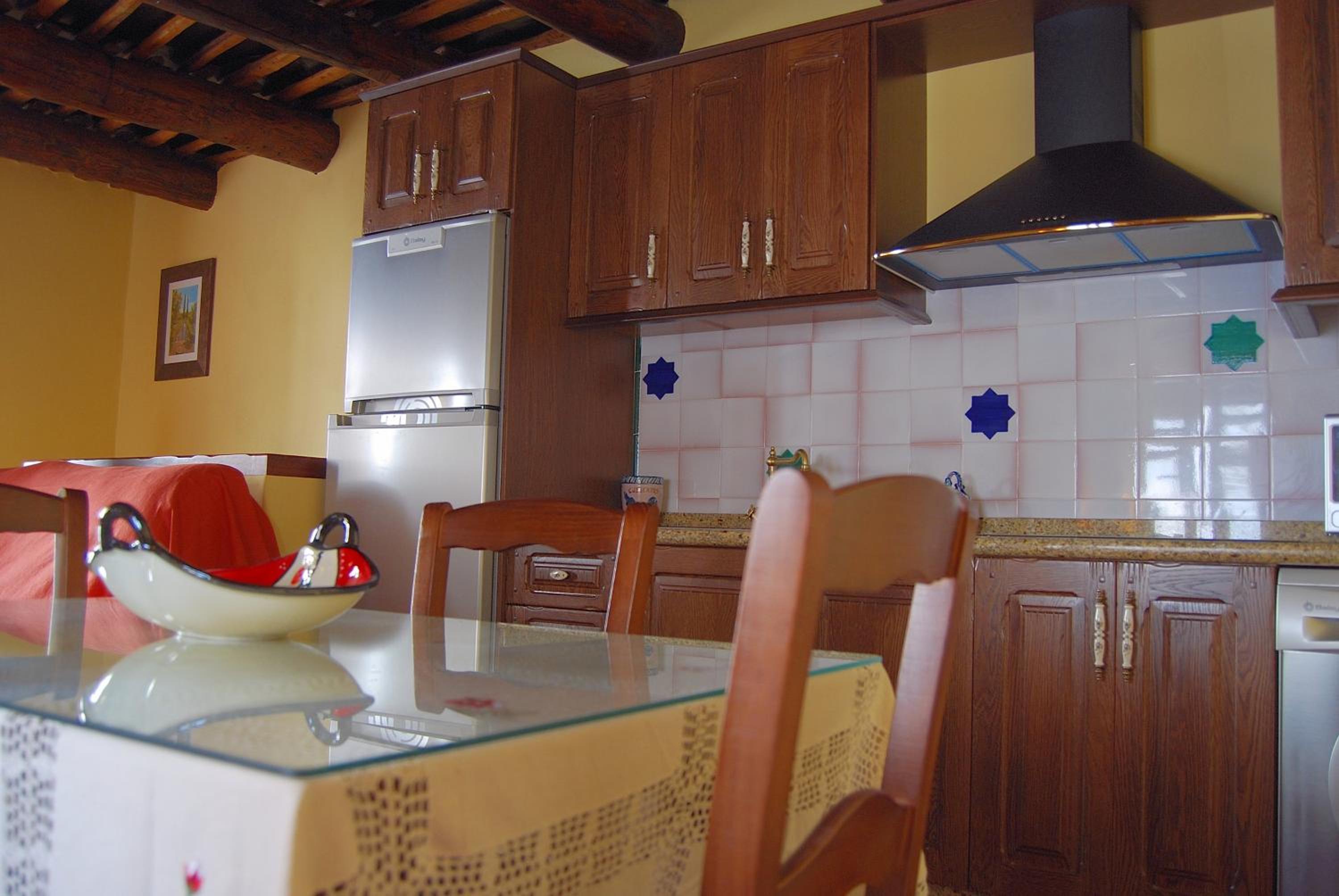 Two-Bedroom House - Photo 18