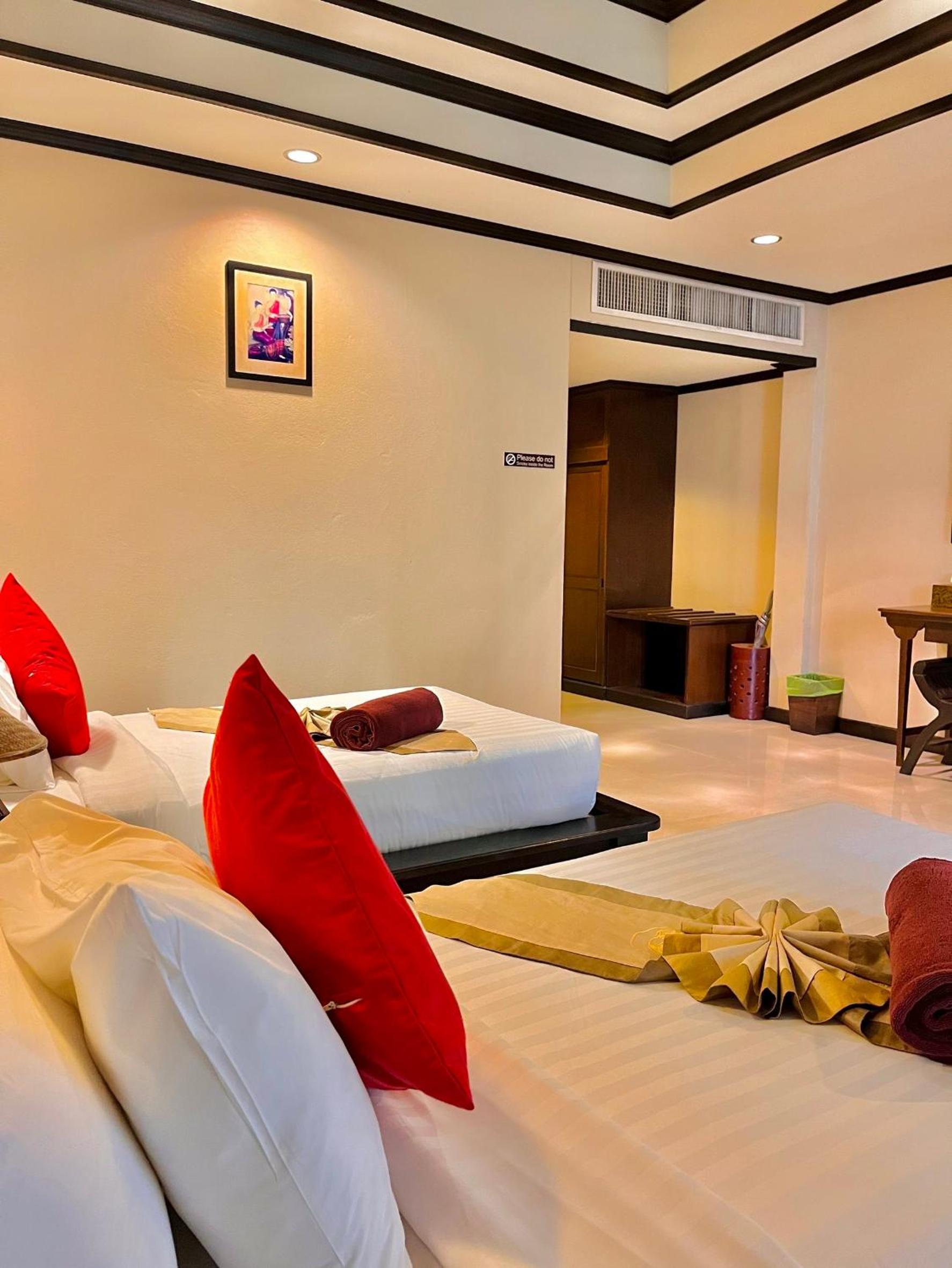 Superior Jacuzzi Room Twin bed - Photo 5